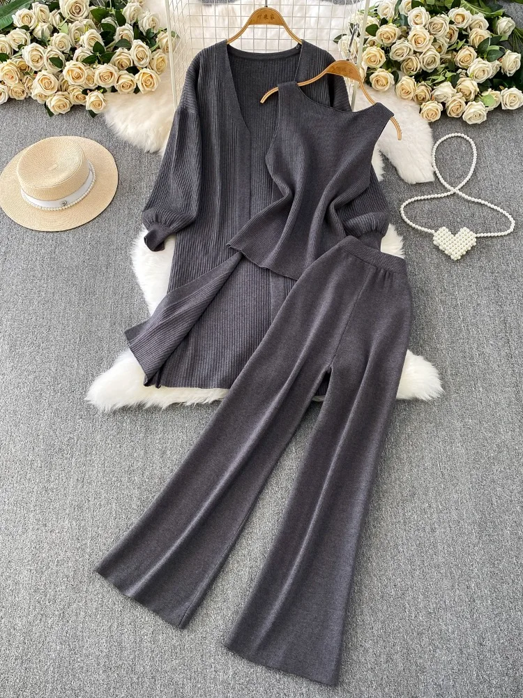 Casual loose V-neck solid long sleeve knit cardigan+sleep Vest+elastic waist long pant 3-piece set autumn winter Women's Suit
Casual loose V-neck solid long sleeve knit cardigan+sleep Vest+elastic waist long pant 3-piece set autumn winter Women's Suit