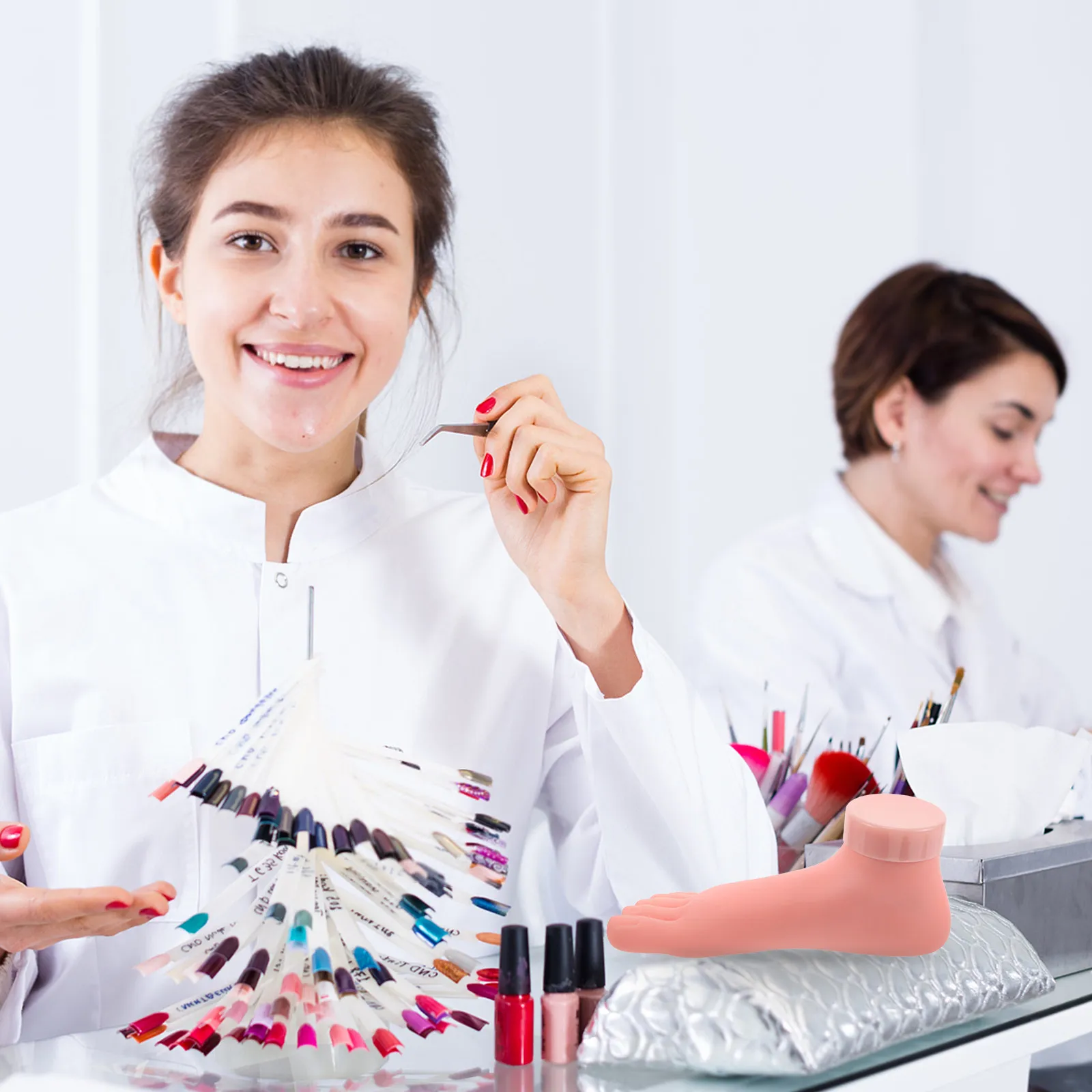 2Pcs Manicure Practice Fake Feet Realistic Silicone Foot Nail Art Training Tool Portable for Acrylic Nail Skills
2Pcs Manicure Practice Fake Feet Realistic Silicone Foot Nail Art Training Tool Portable for Acrylic Nail Skills