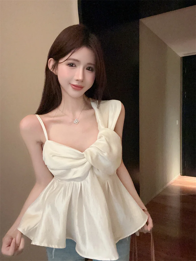Pure Desire Knot Irregular Strap Vest Women Summer Design Sensation Age Reduction Small Shirt Backless Sleeveless Top
Pure Desire Knot Irregular Strap Vest Women Summer Design Sensation Age Reduction Small Shirt Backless Sleeveless Top