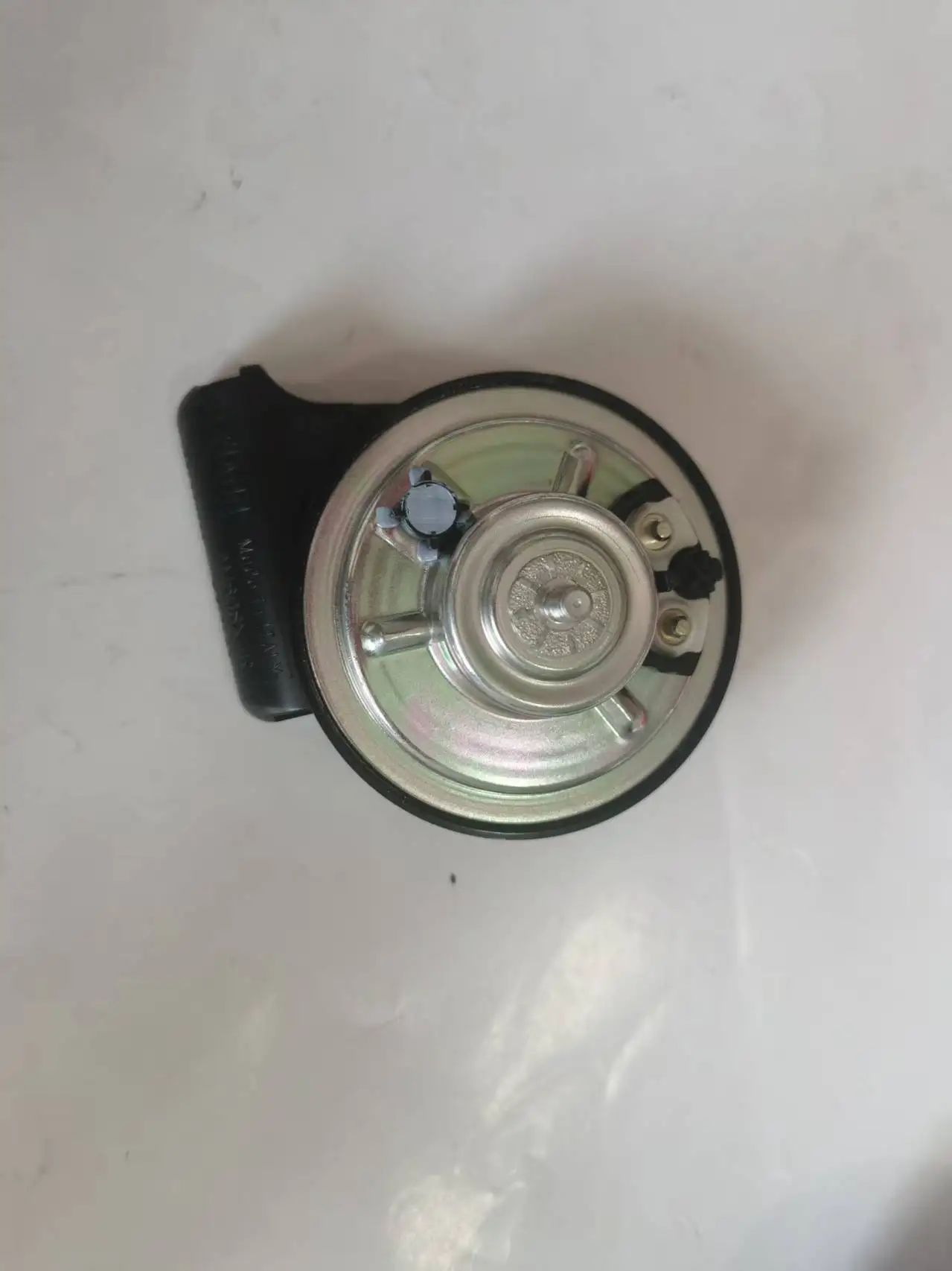 2PCS FIAMM AM80SXR HORN FOR all models CARS, you need the same model or the old horn connector as a reference
2PCS FIAMM AM80SXR HORN FOR all models CARS, you need the same model or the old horn connector as a reference