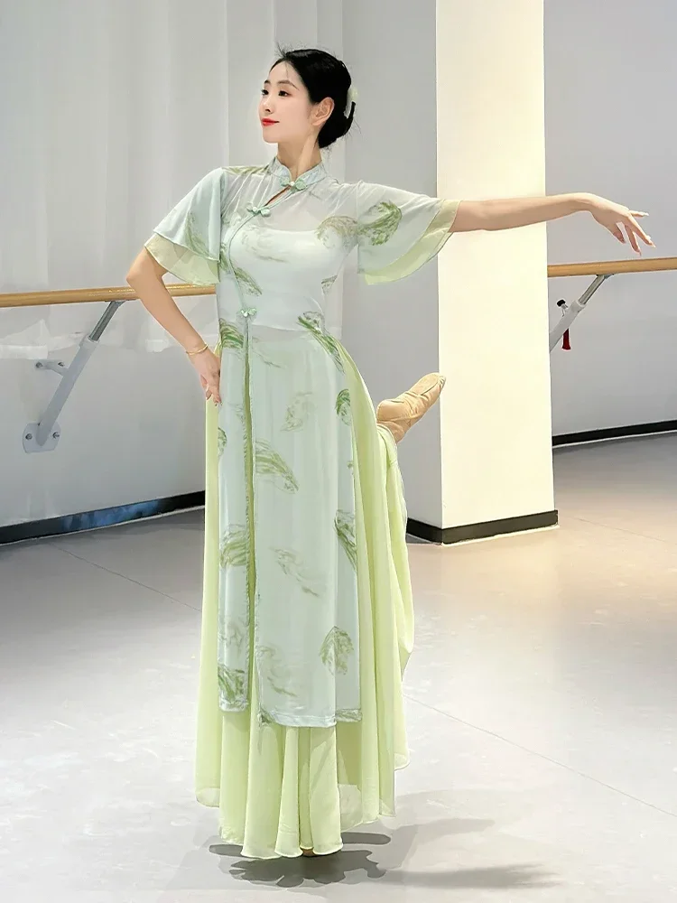 Классический танцевальный костюм Cheongsam для выступлений с принтом, эластичный китайский танец, элегантный комплект тренировочного костюма с римами тела
Классический танцевальный костюм Cheongsam для выступлений с принтом, эластичный китайский танец, элегантный комплект тренировочного костюма с римами тела