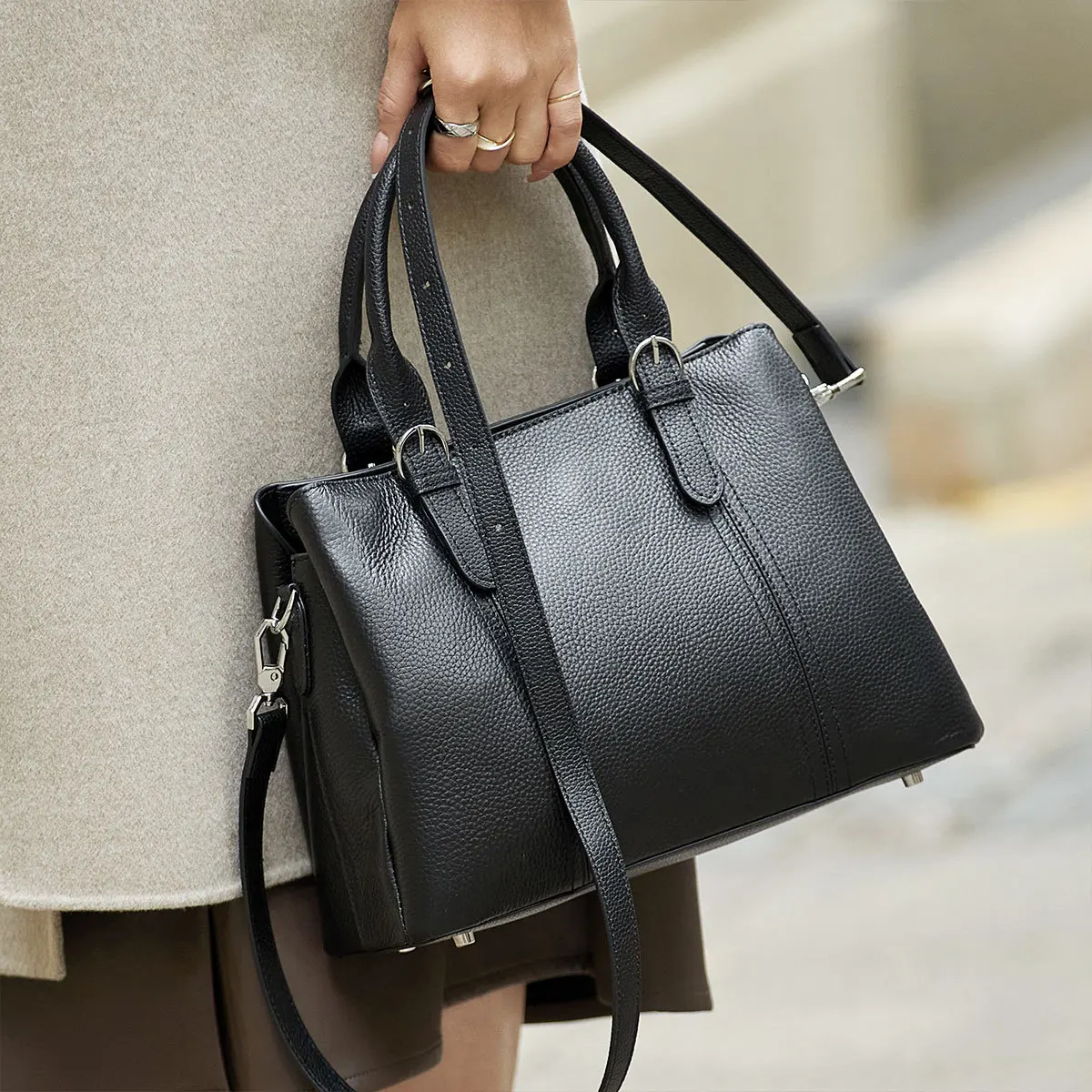 2026 Новые женские кожаные сумки через плечо через плечо в стиле ретро, роскошные брендовые кошельки и сумки
2026 Новые женские кожаные сумки через плечо через плечо в стиле ретро, роскошные брендовые кошельки и сумки