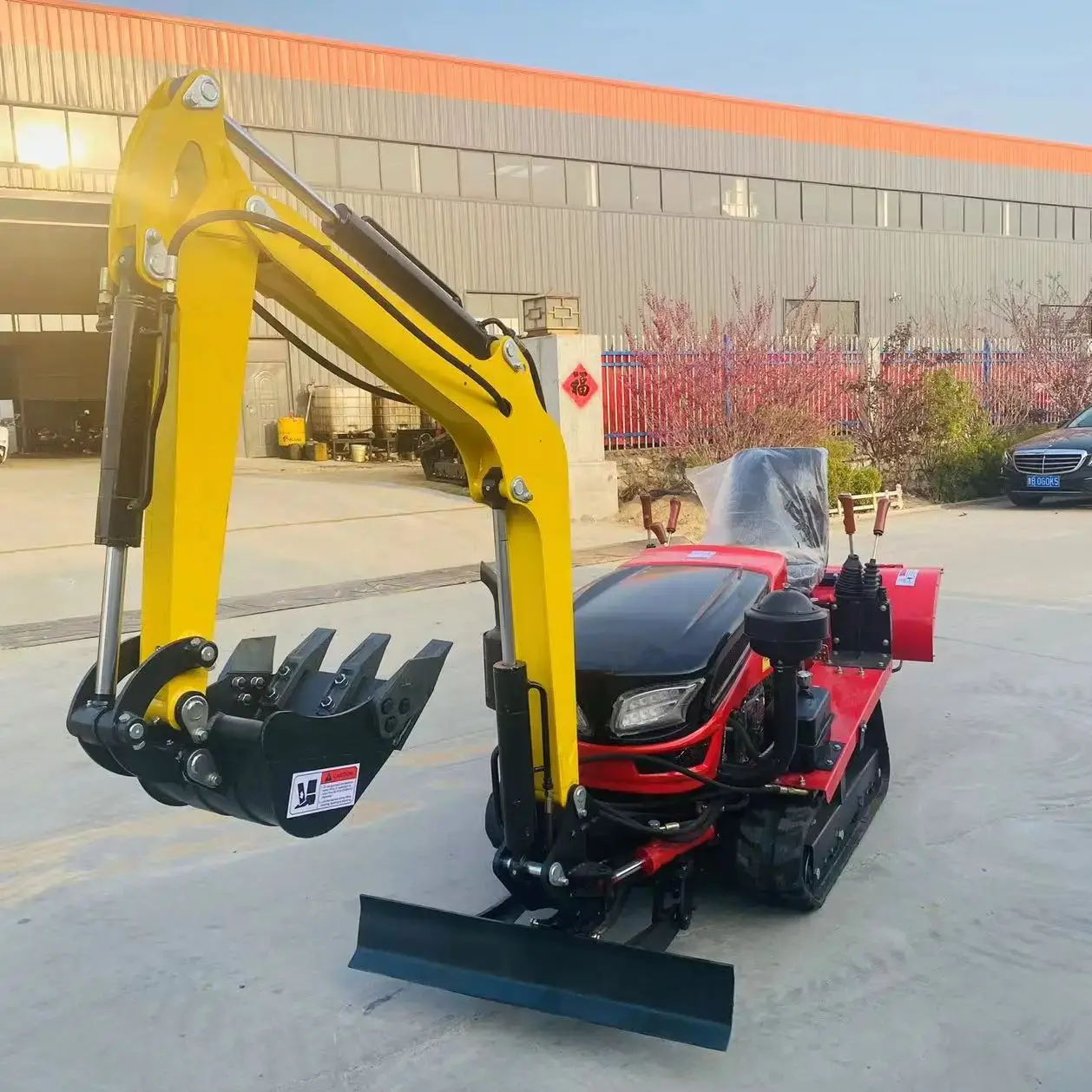 Индивидуальный высокопроизводительный гусеничный трактор-культиватор 22 л.с. с функцией экскаватора для песчаных почв и садов
Индивидуальный высокопроизводительный гусеничный трактор-культиватор 22 л.с. с функцией экскаватора для песчаных почв и садов