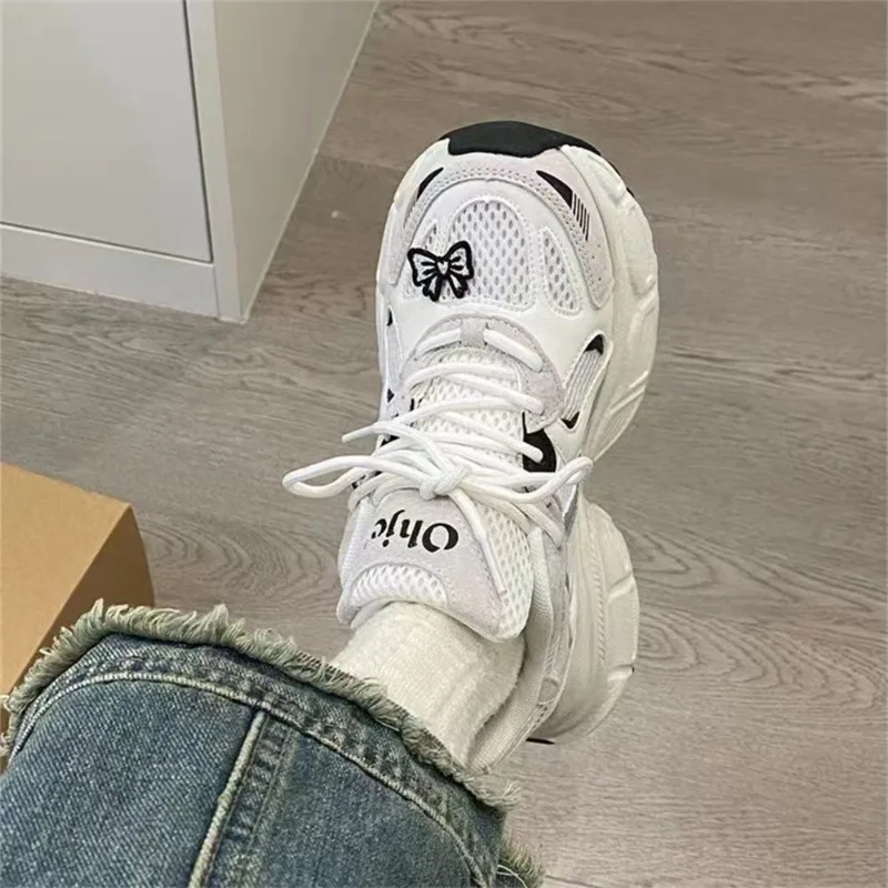 Женские летние кроссовки на платформе, повседневная обувь с дышащей сеткой и толстой подошвой 7 см, римские повседневные спортивные кроссовки для бега
Женские летние кроссовки на платформе, повседневная обувь с дышащей сеткой и толстой подошвой 7 см, римские повседневные спортивные кроссовки для бега