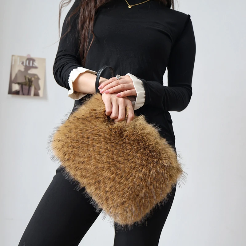 Повседневная женская сумка-тоут из искусственного меха с цепочкой, квадратная, универсальная, пушистая, через плечо, мягкая, милая, осенне-зимняя женская сумочка
Повседневная женская сумка-тоут из искусственного меха с цепочкой, квадратная, универсальная, пушистая, через плечо, мягкая, милая, осенне-зимняя женская сумочка