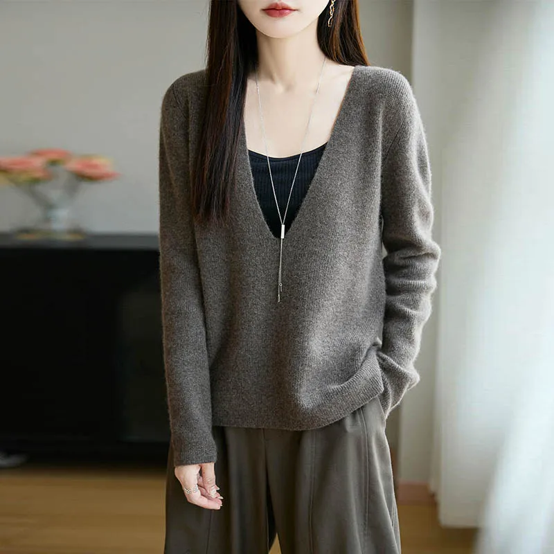 Новый свитер из 100% мериносовой шерсти для женщин с v-образным вырезом, однотонный вязаный осенне-зимний кашемировый модный повседневный толстый топ
Новый свитер из 100% мериносовой шерсти для женщин с v-образным вырезом, однотонный вязаный осенне-зимний кашемировый модный повседневный толстый топ