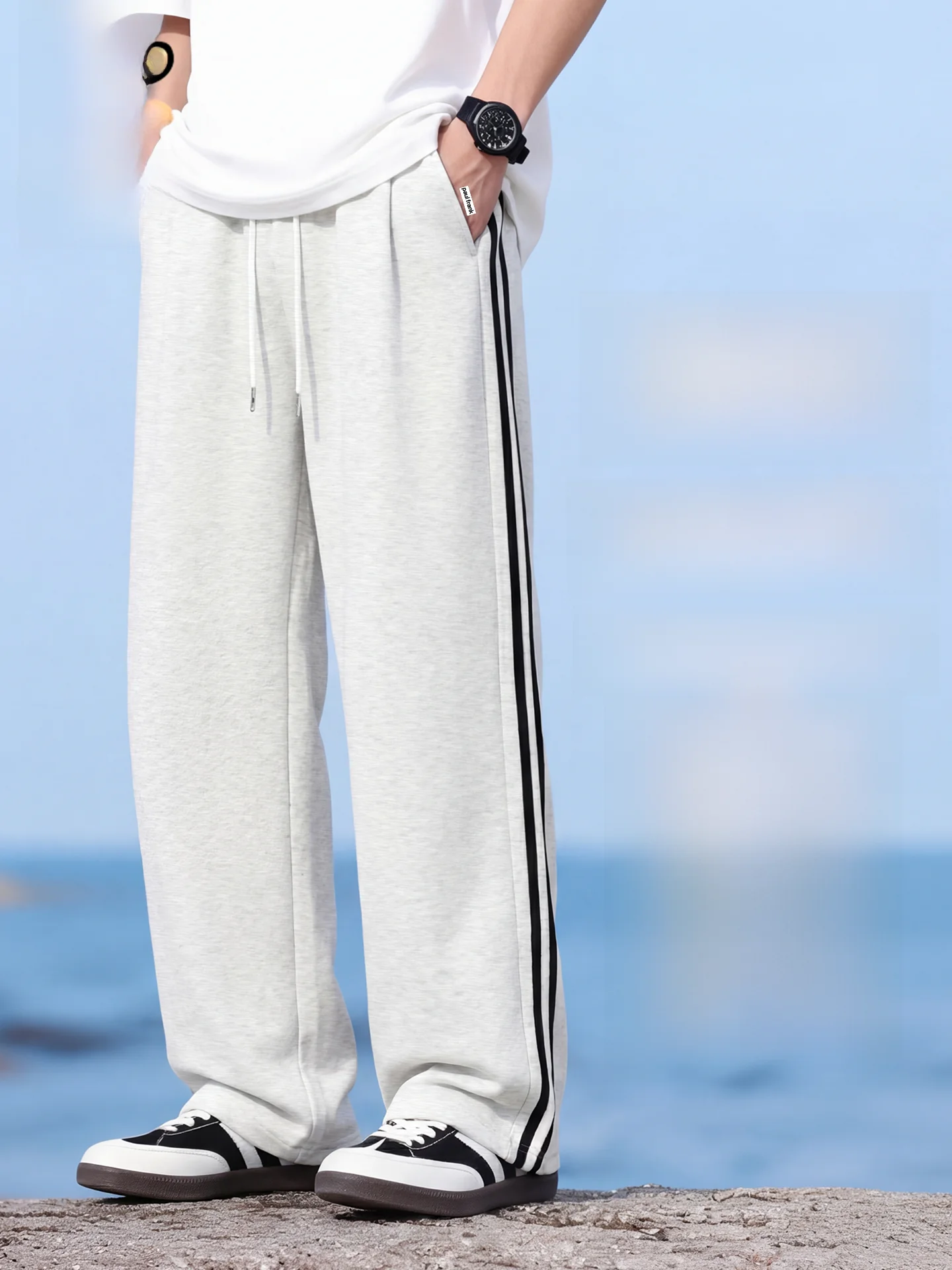 Мужские американские повседневные спортивные брюки весна 2026: свободные, с эластичным поясом, прямые штанины, в полоску
Мужские американские повседневные спортивные брюки весна 2026: свободные, с эластичным поясом, прямые штанины, в полоску