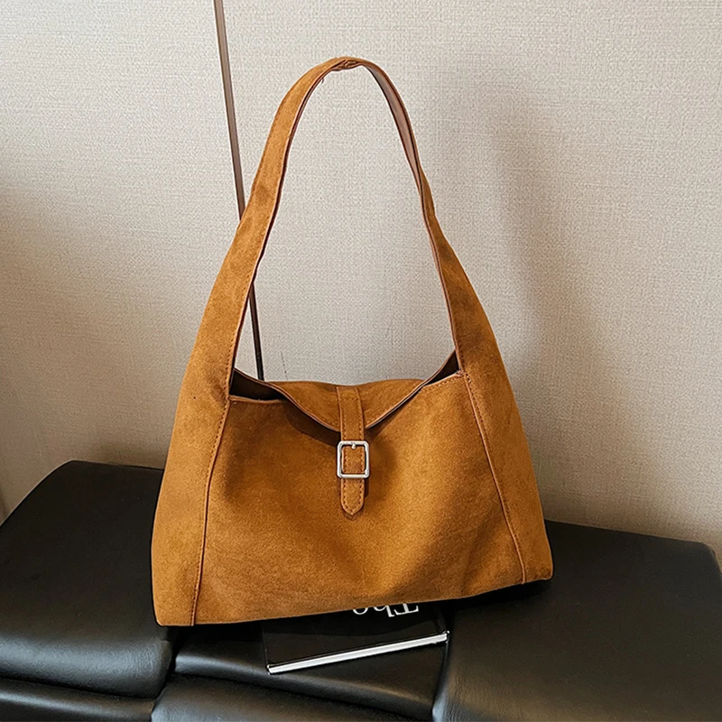 Autumn and Winter Vintage Women's Bag Large Capacity Suede Shoulder Bag Solid Color Simple Casual Commuter Bag Retro Handbags
Autumn and Winter Vintage Women's Bag Large Capacity Suede Shoulder Bag Solid Color Simple Casual Commuter Bag Retro Handbags