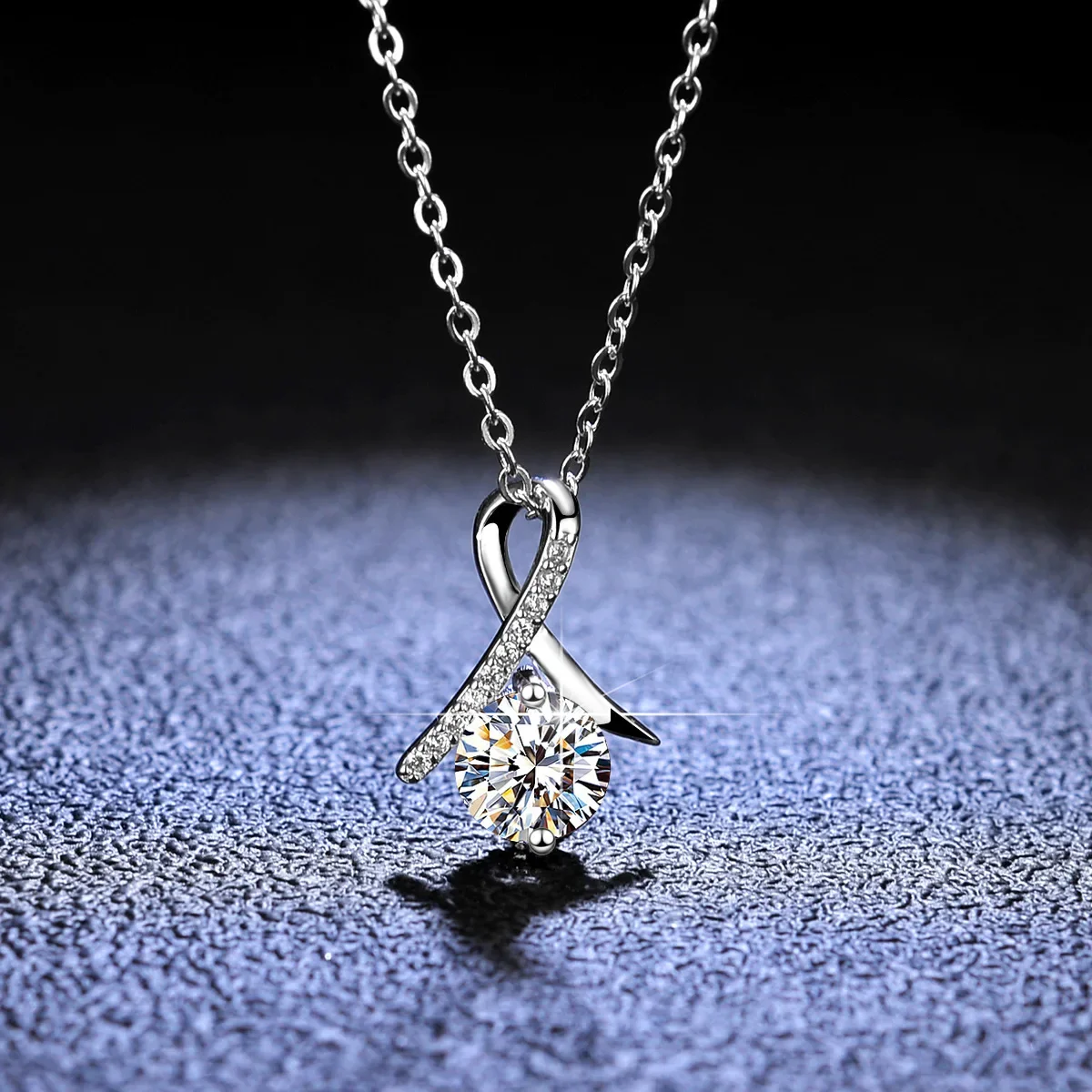 18K Gold Inlaid Pendant, D-color Moissanite Necklace, Women's Classic Carat Diamond Pendant, Collarbone Chain, PT950 Necklace
18K Gold Inlaid Pendant, D-color Moissanite Necklace, Women's Classic Carat Diamond Pendant, Collarbone Chain, PT950 Necklace