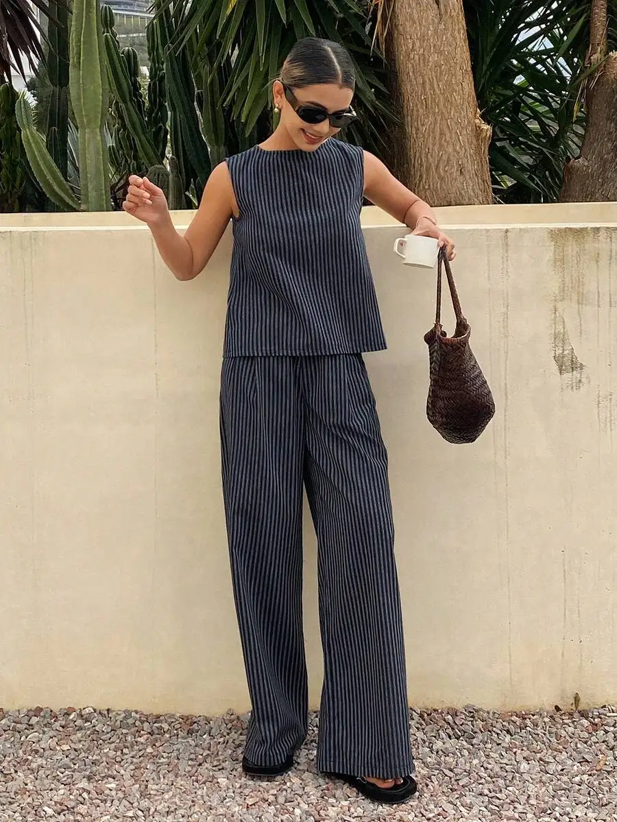 Women Striped Sleeveless Top And Wide Leg Pants Lounge Set
Women Striped Sleeveless Top And Wide Leg Pants Lounge Set