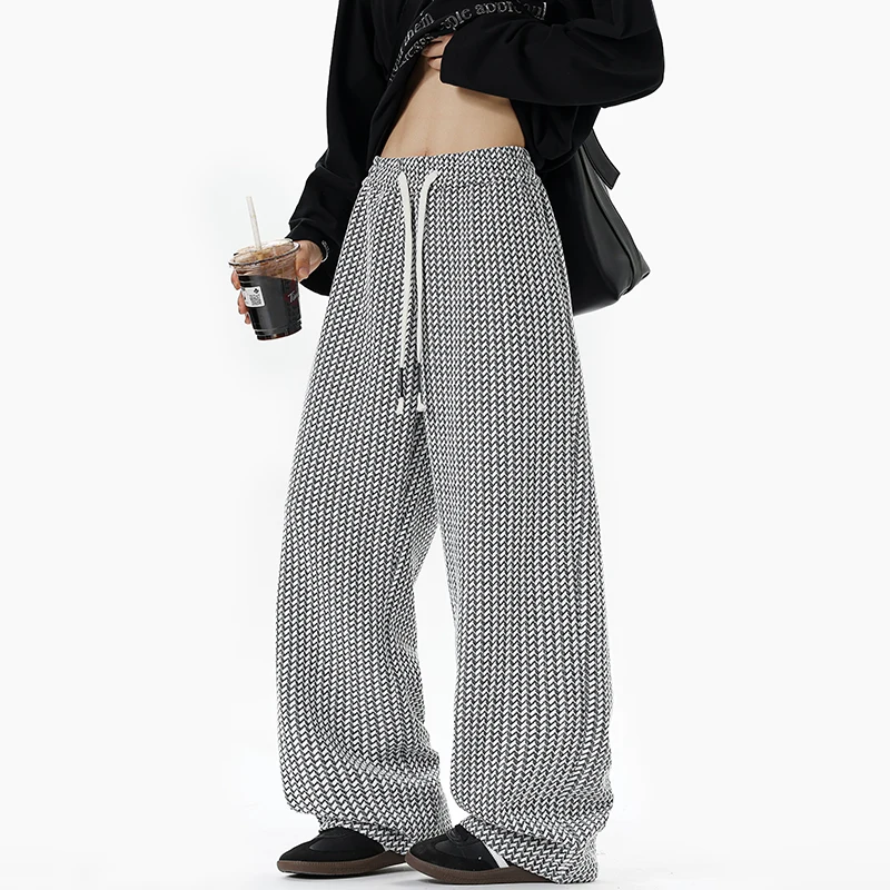 Korean Plaid Elastic Waist Dstring Wide Leg Mens Casual Pants Autumn New Streetwear Loose Match All over the Floor Pants
Korean Plaid Elastic Waist Dstring Wide Leg Mens Casual Pants Autumn New Streetwear Loose Match All over the Floor Pants