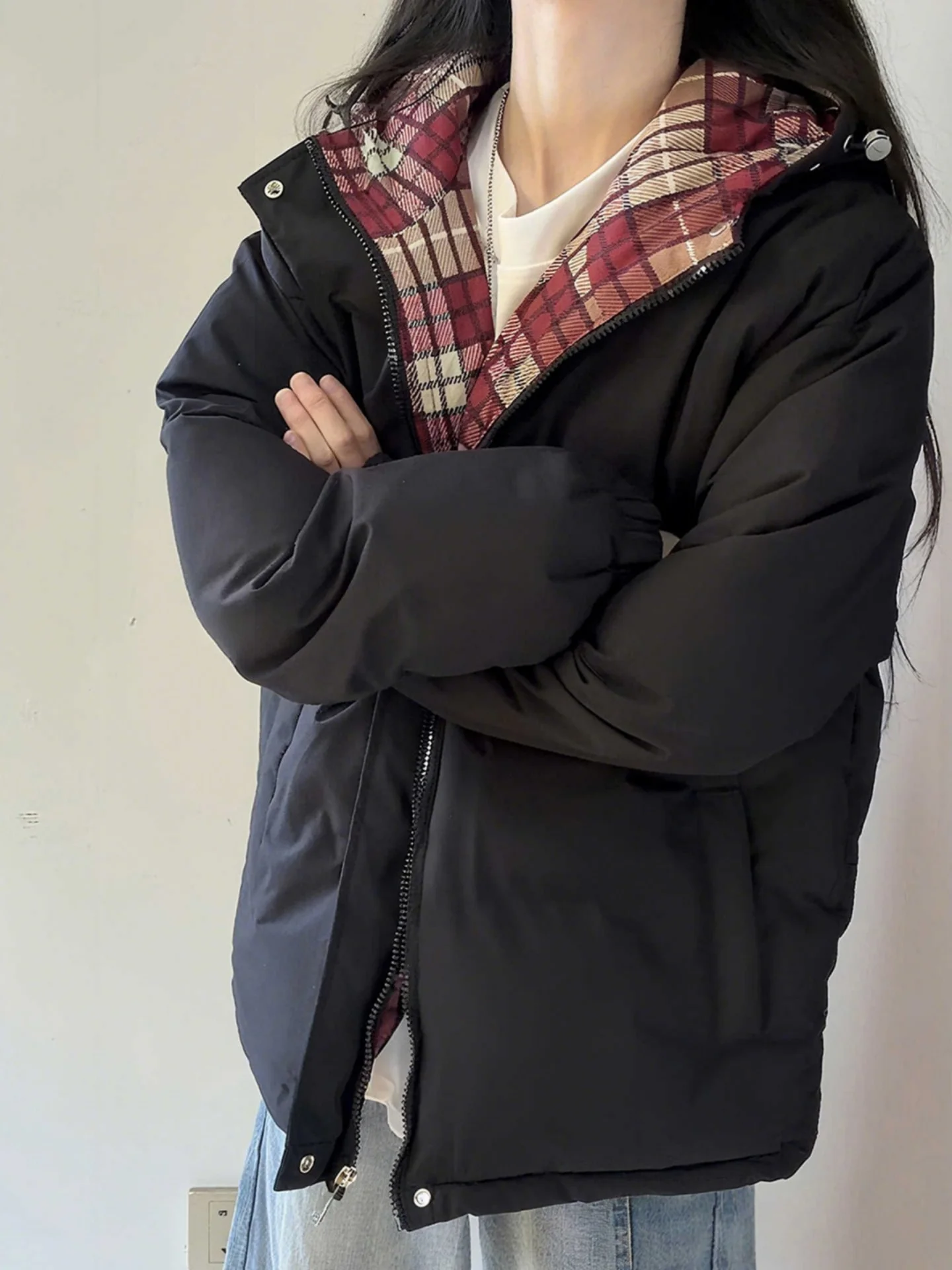 Утепленная хлопковая куртка в клетку с капюшоном для мужчин, зимняя, в американском ретро-стиле, с цветовыми блоками, теплая, повседневная, с длинными рукавами, на молнии, молодежная, модная
Утепленная хлопковая куртка в клетку с капюшоном для мужчин, зимняя, в американском ретро-стиле, с цветовыми блоками, теплая, повседневная, с длинными рукавами, на молнии, молодежная, модная