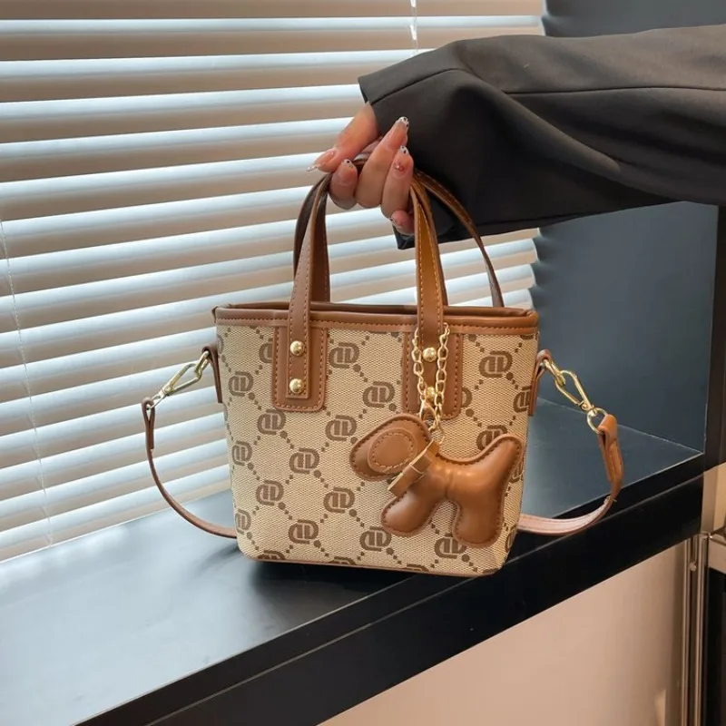 Elegant Ladies Diaper Bag Classic Designer Crossbody Shoulder Bag Handbag Vintage Leather Fashionable Superstar
Elegant Ladies Diaper Bag Classic Designer Crossbody Shoulder Bag Handbag Vintage Leather Fashionable Superstar