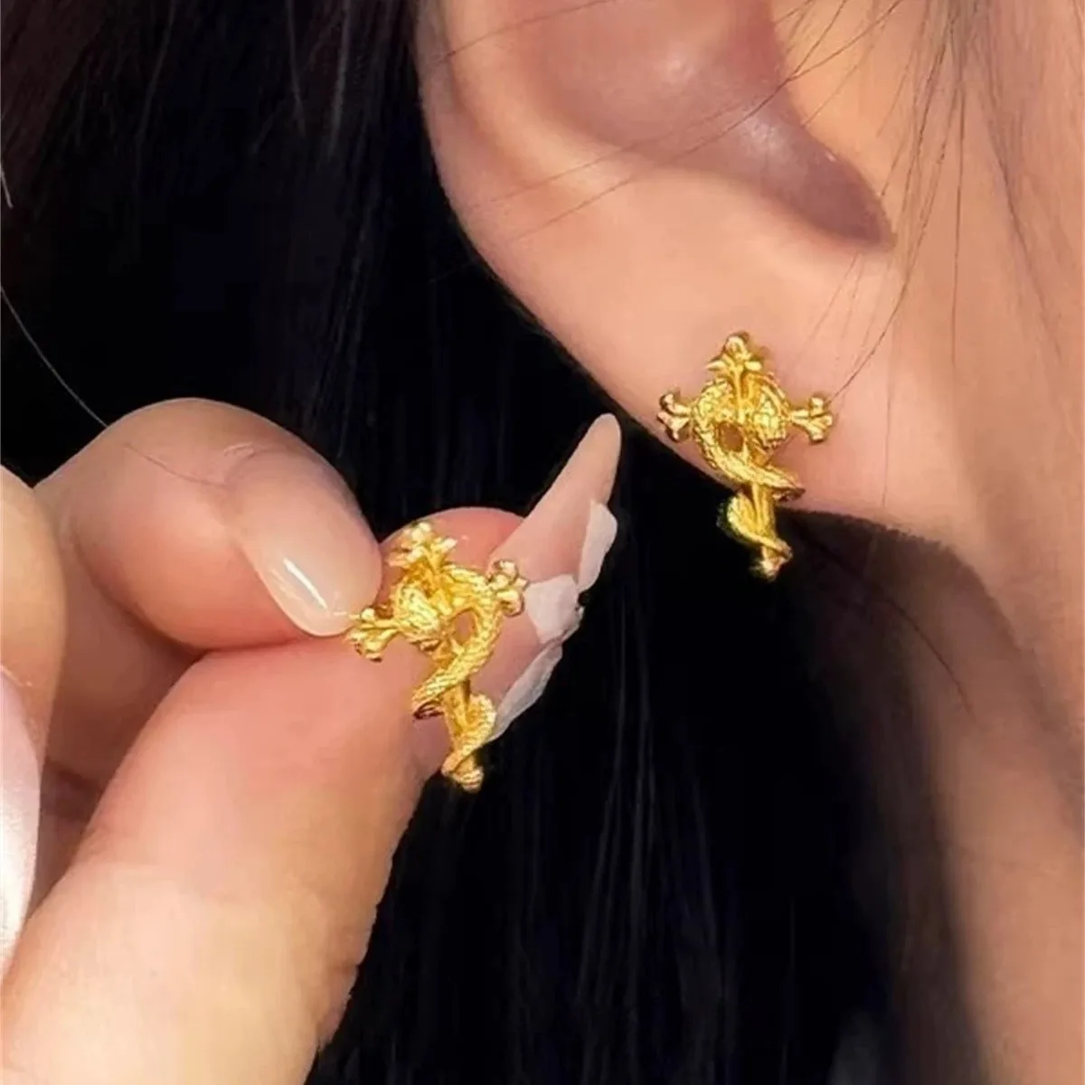 Luxury 24K 9999 Pure Gold real gold Ancient French Scepter Small Gold Snake Ear Stud Women's Earrings
Luxury 24K 9999 Pure Gold real gold Ancient French Scepter Small Gold Snake Ear Stud Women's Earrings