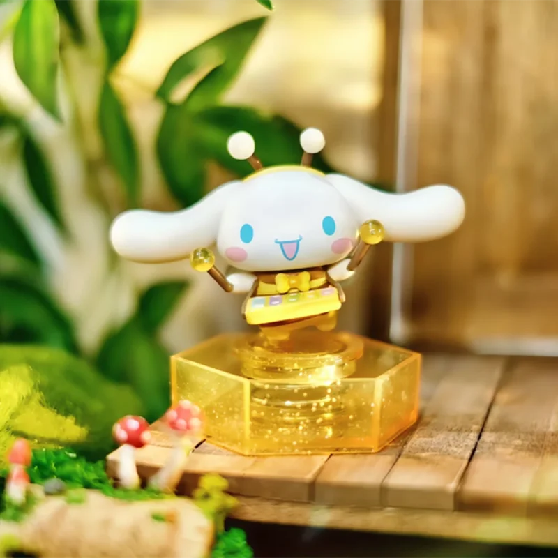 Подлинная серия Koncerto In Stocksanrio Bee, глухая коробка, декоративная фигурка аниме, игрушки, кукла Cinnamoroll Kuromi, подарок
Подлинная серия Koncerto In Stocksanrio Bee, глухая коробка, декоративная фигурка аниме, игрушки, кукла Cinnamoroll Kuromi, подарок