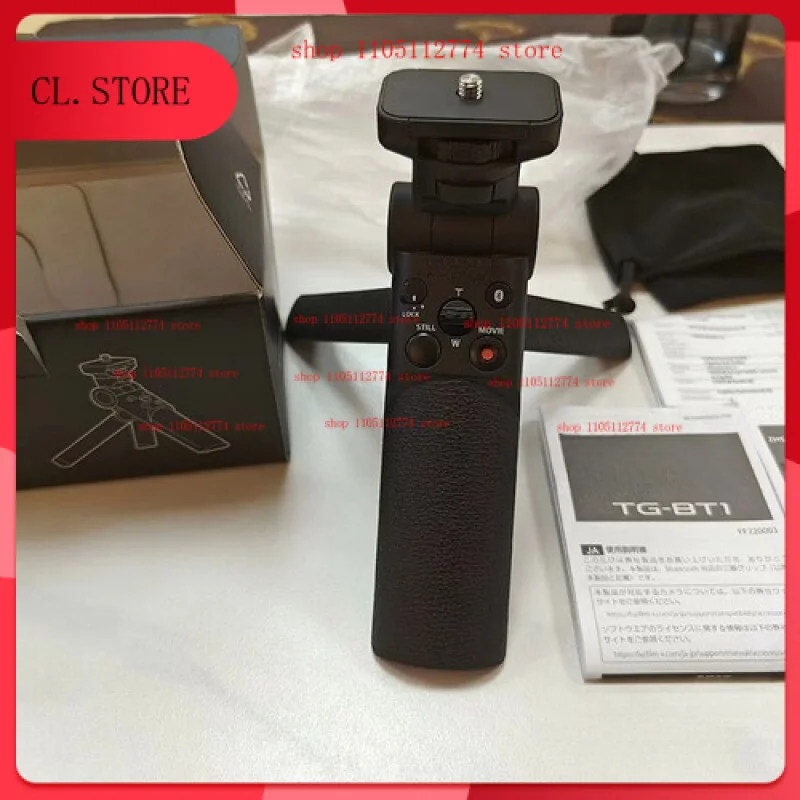 Tripod bluetooch grip TG-BT1 for Fujifilm X-T4 X-T5 X-H2 X-T30
Tripod bluetooch grip TG-BT1 for Fujifilm X-T4 X-T5 X-H2 X-T30