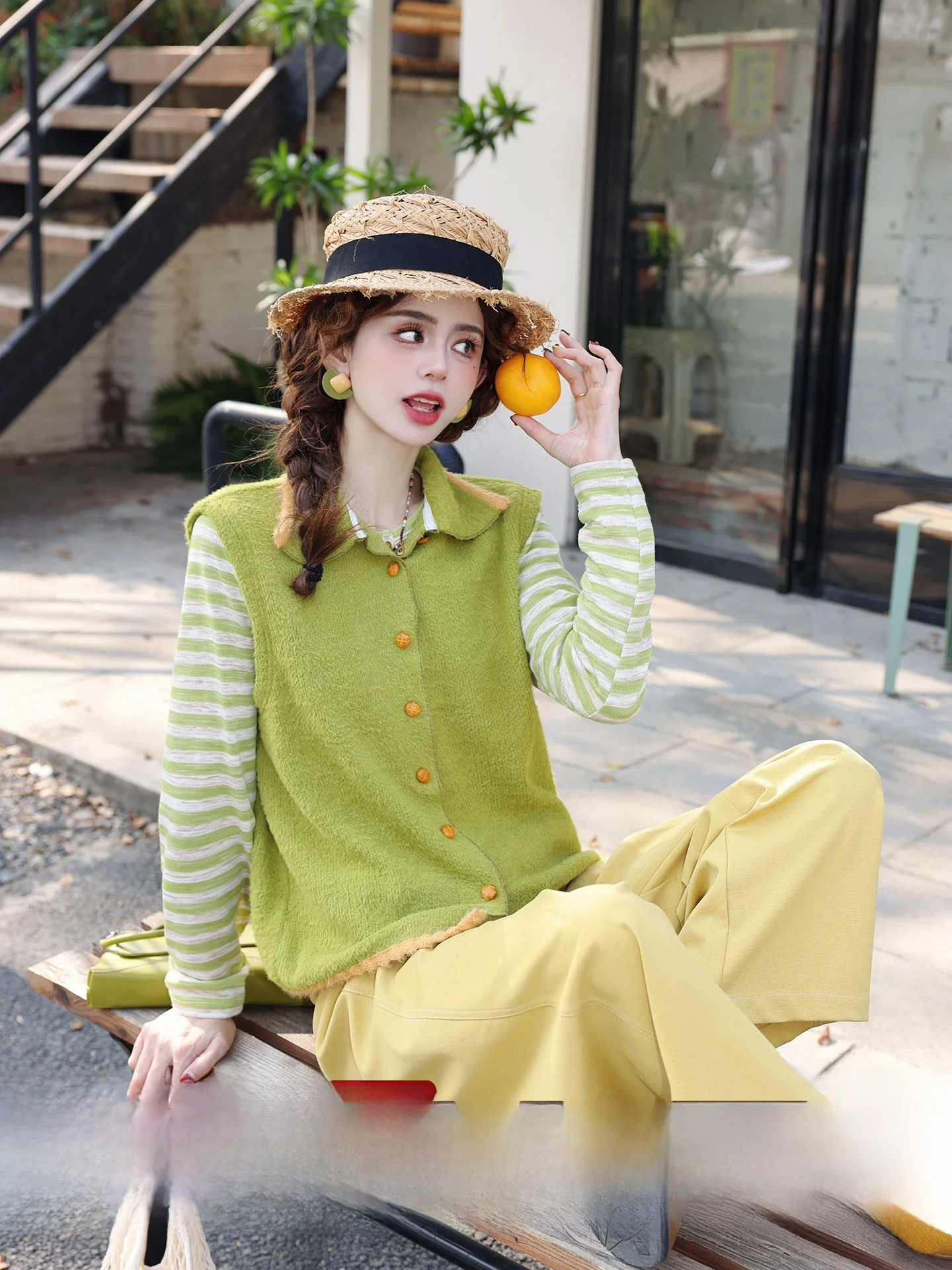 Green Knitted Cardigan Women's Collar Buttoned Vest Mijia Chen【Moss Message】Versatile Layering Top Straight Cut Spring 2026
Green Knitted Cardigan Women's Collar Buttoned Vest Mijia Chen【Moss Message】Versatile Layering Top Straight Cut Spring 2026