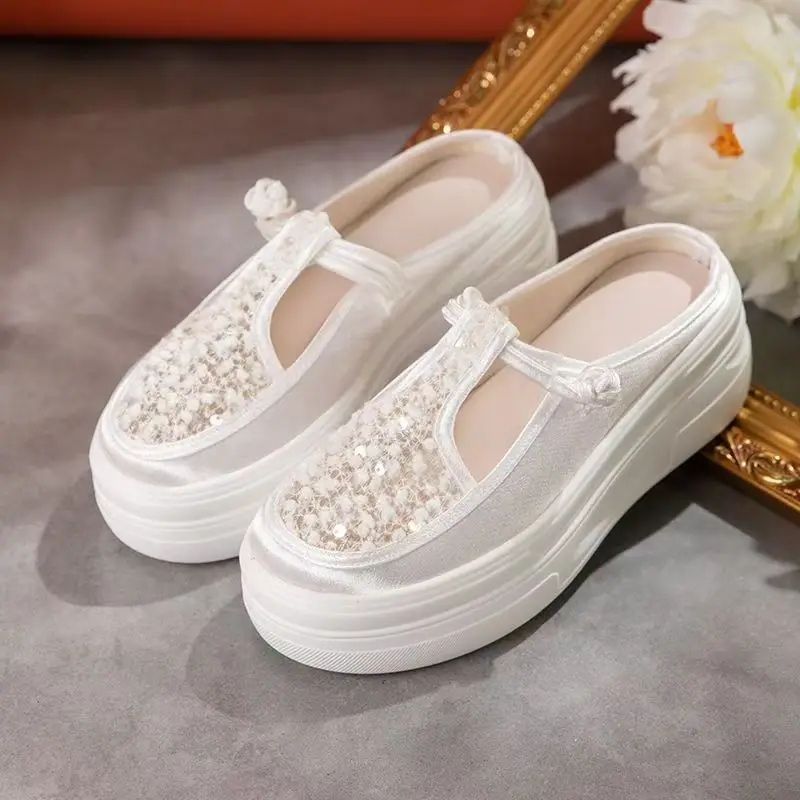 Женские летние новые сетчатые тапочки Baotou на толстой подошве, легкие уличные полутапочки в этническом стиле, увеличивающие рост, офисные тапочки
Женские летние новые сетчатые тапочки Baotou на толстой подошве, легкие уличные полутапочки в этническом стиле, увеличивающие рост, офисные тапочки