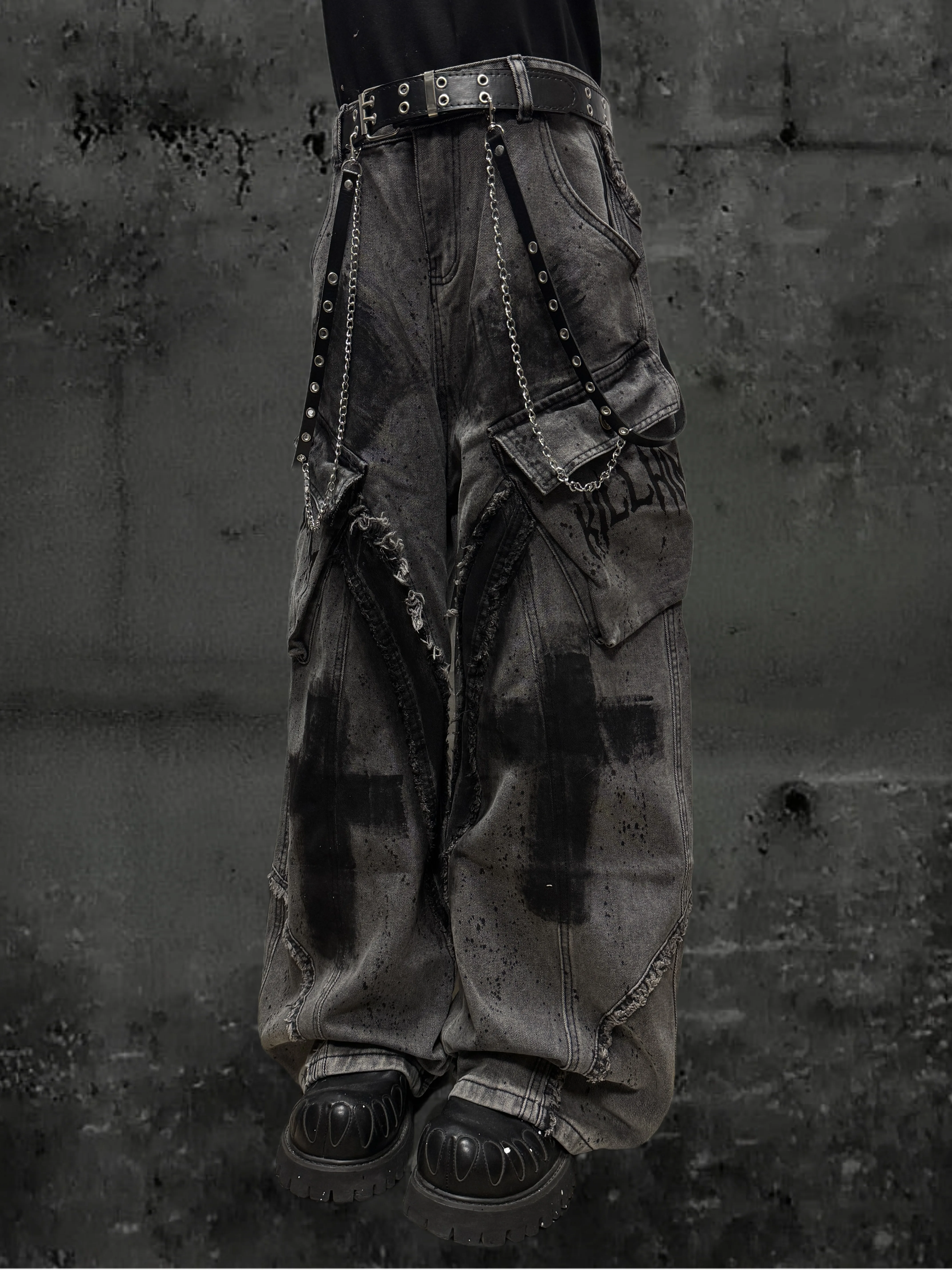 American Street Waste Soil Wind Splash Ink Loose Burrs Jeans Men and Women Hand Painted Graffiti Wide Leg Trousers
American Street Waste Soil Wind Splash Ink Loose Burrs Jeans Men and Women Hand Painted Graffiti Wide Leg Trousers