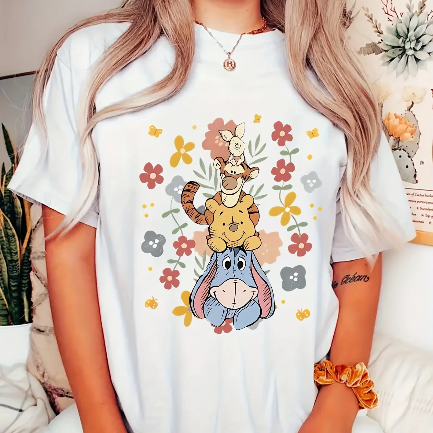 Футболка Disney Winnie The Pooh Tigger Pig Bajie подходит для ношения модных и повседневных топов в стиле ретро весной и осенью.
Футболка Disney Winnie The Pooh Tigger Pig Bajie подходит для ношения модных и повседневных топов в стиле ретро весной и осенью.