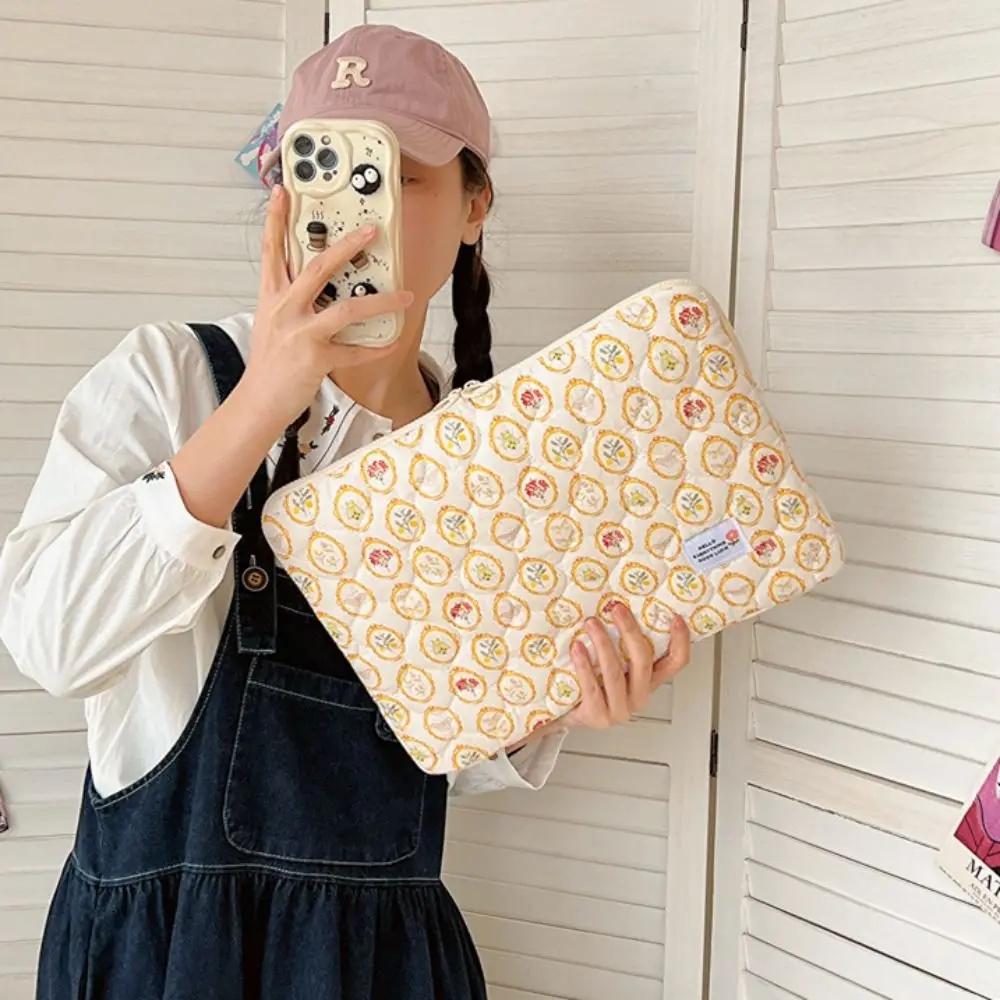 Durable Puffy Tablet Protective Case Embroidered Lightweight Tablet Sleeve Bag Large Capacity Laptop Notebook Case Business
Durable Puffy Tablet Protective Case Embroidered Lightweight Tablet Sleeve Bag Large Capacity Laptop Notebook Case Business