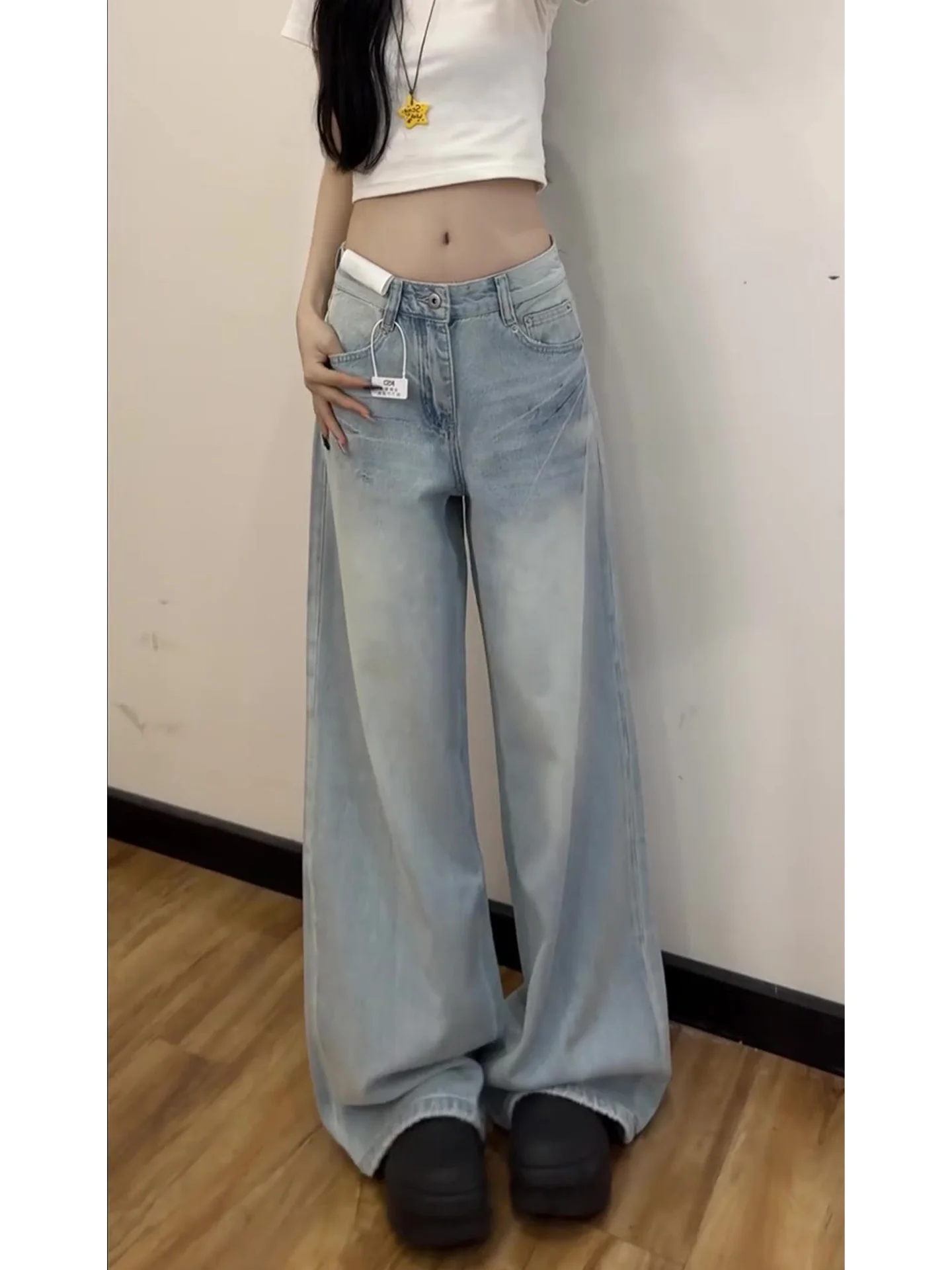 Summer 2026 Slim Fit American Style Wide Leg Jeans Women's Loose Floor Length Washed Denim Pants Tapered Versatile Casual Jeans
Summer 2026 Slim Fit American Style Wide Leg Jeans Women's Loose Floor Length Washed Denim Pants Tapered Versatile Casual Jeans