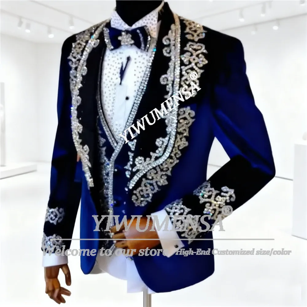 Сверкающие бусины и кристаллы, бархатные свадебные смокинги для жениха, облегающие пиджаки для выпускного вечера с шалью и лацканами, индивидуальные комплекты из 3 предметов Trajes Para Hombre
Сверкающие бусины и кристаллы, бархатные свадебные смокинги для жениха, облегающие пиджаки для выпускного вечера с шалью и лацканами, индивидуальные комплекты из 3 предметов Trajes Para Hombre