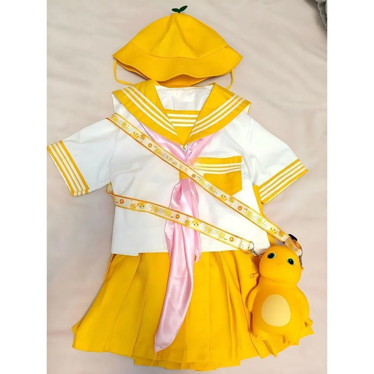 New Summer Three-Piece Set Women's School Uniform Sailor Outfit Casual Style Short Sleeve V-Neck Polyester Fabric Four Seasons
New Summer Three-Piece Set Women's School Uniform Sailor Outfit Casual Style Short Sleeve V-Neck Polyester Fabric Four Seasons