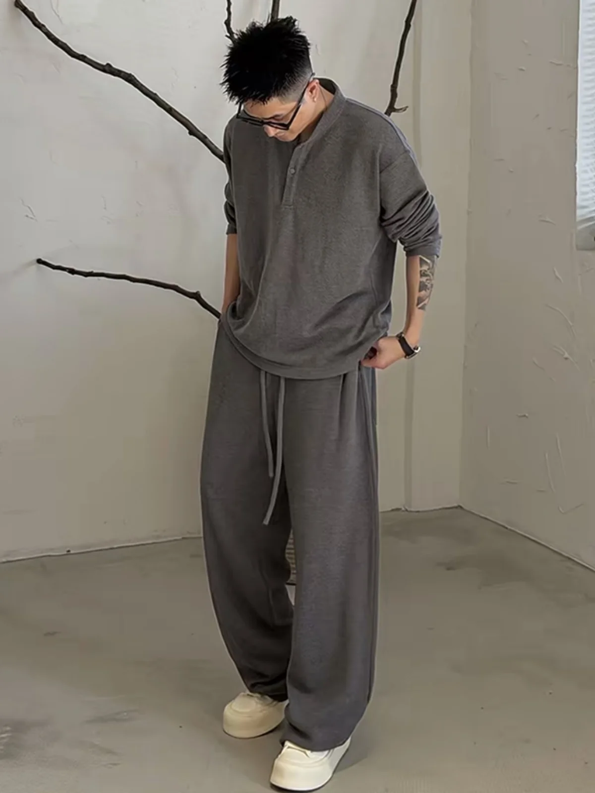 Spring Summer Men's Casual Sportswear Set Breathable round Neck T-shirt Long Pants Two-Piece Polyester Fiber Youth Fashion
Spring Summer Men's Casual Sportswear Set Breathable round Neck T-shirt Long Pants Two-Piece Polyester Fiber Youth Fashion