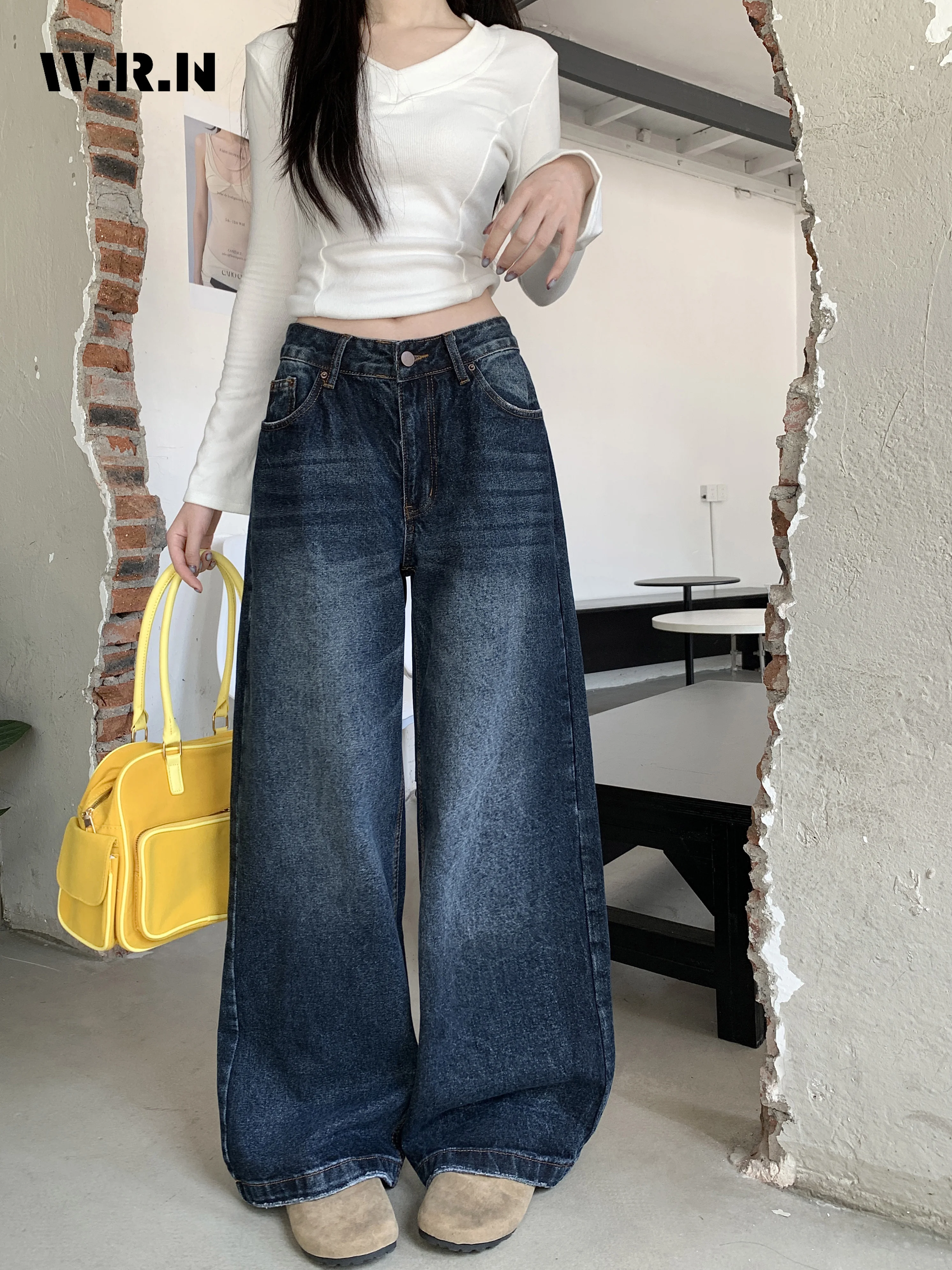 Y2K Fashion Baggy Blue Jeans for Women Trendy Low Rise Casual Straight Leg Boyfriend Jeans Denim Pants with Pocket Streetwear
Y2K Fashion Baggy Blue Jeans for Women Trendy Low Rise Casual Straight Leg Boyfriend Jeans Denim Pants with Pocket Streetwear
