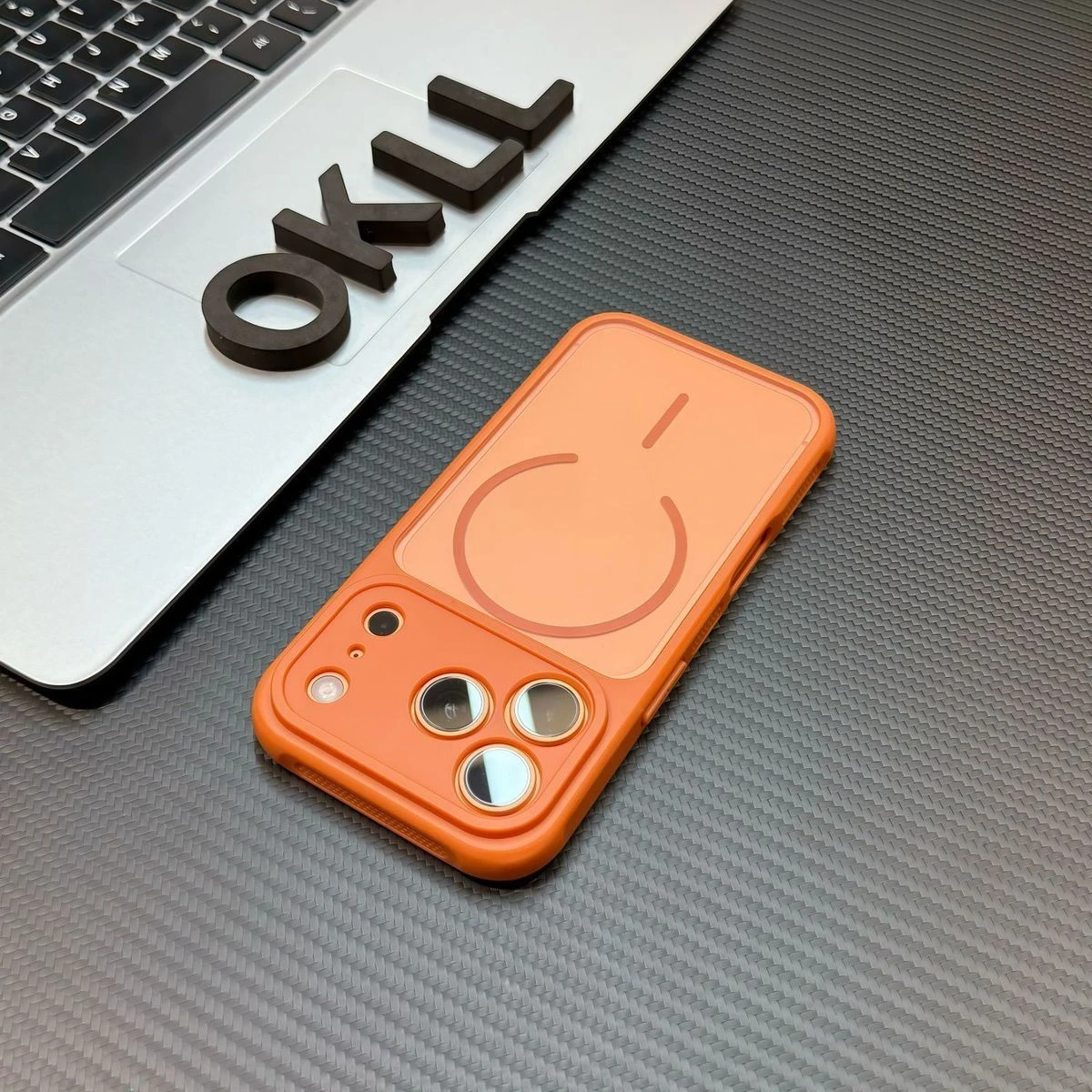 Luxury Skin-Feel Magnetic Phone Case for Xiaomi 17 / 15 / 14 Pro, New 2026 Matte Shockproof with Wireless Charging
Luxury Skin-Feel Magnetic Phone Case for Xiaomi 17 / 15 / 14 Pro, New 2026 Matte Shockproof with Wireless Charging