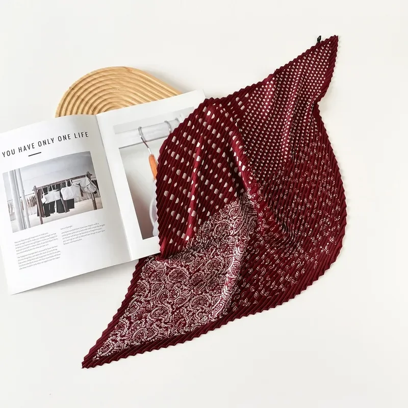 2026 Red Polka Dot Silk Scarf Neck 70 Small Square Scarf for Women Fashion High Sense Cashew Nut Summer Headscarf Factory
2026 Red Polka Dot Silk Scarf Neck 70 Small Square Scarf for Women Fashion High Sense Cashew Nut Summer Headscarf Factory