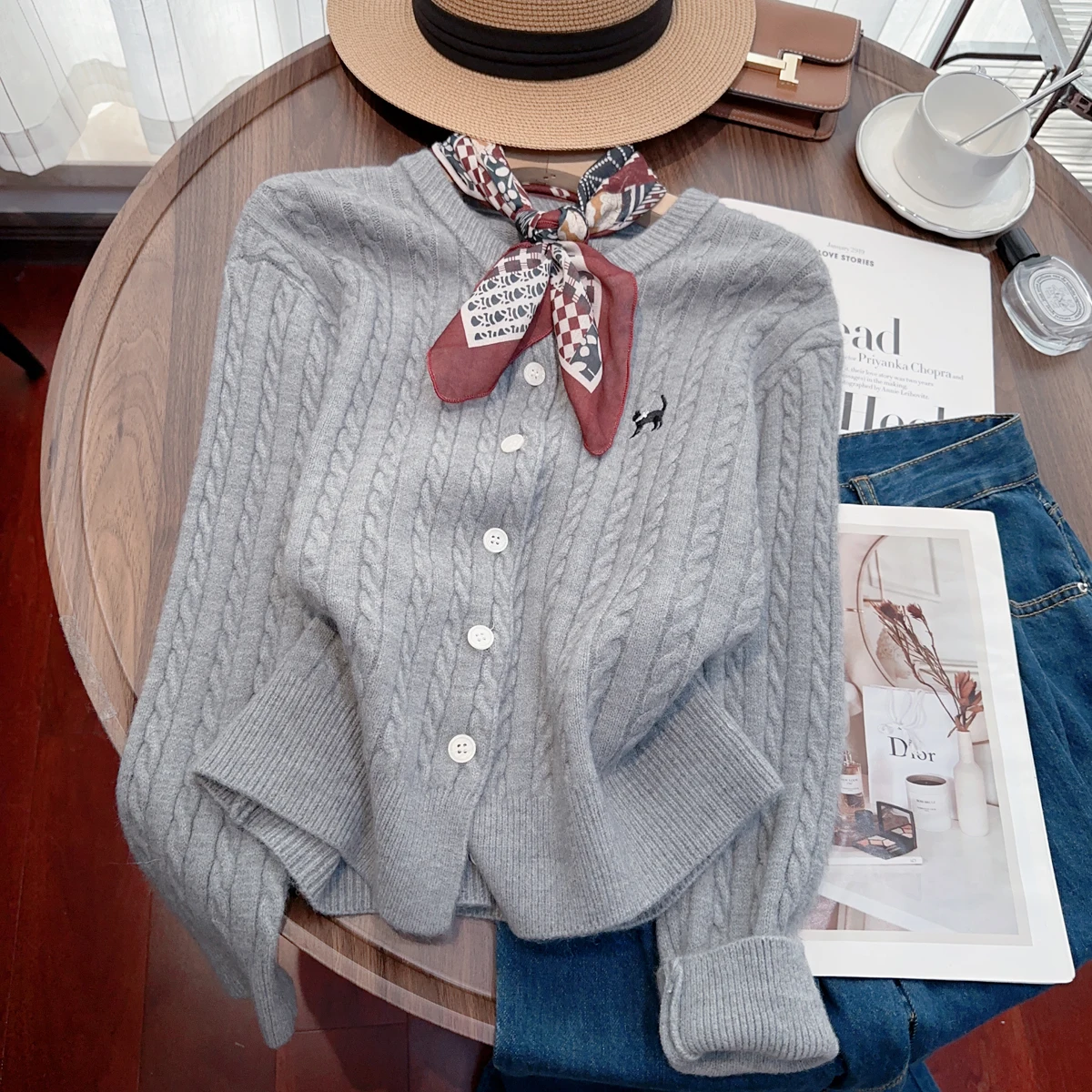 Women's Bow scarf Sweater Long Sleeve Embroidery Y2K Top Retro Academy Autumn/Winter Japanese Office 2000s Sweater 2024 Clothing
Women's Bow scarf Sweater Long Sleeve Embroidery Y2K Top Retro Academy Autumn/Winter Japanese Office 2000s Sweater 2024 Clothing