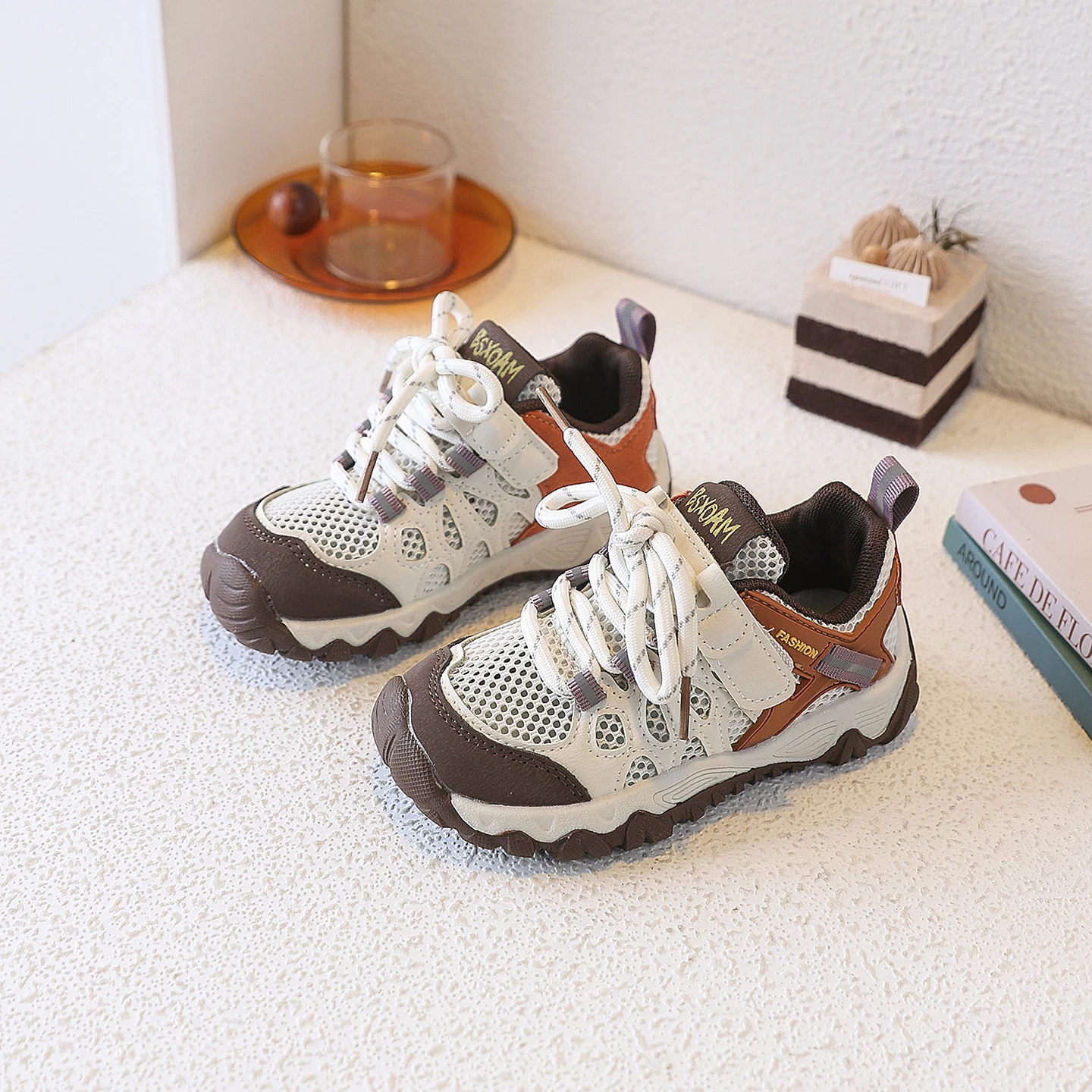 New Fashionable Lightweight Casual Shoes Boys Girls Outdoor Baotou Mountaineering Shoes Baby Shoes 2026 Spring Autumn
New Fashionable Lightweight Casual Shoes Boys Girls Outdoor Baotou Mountaineering Shoes Baby Shoes 2026 Spring Autumn