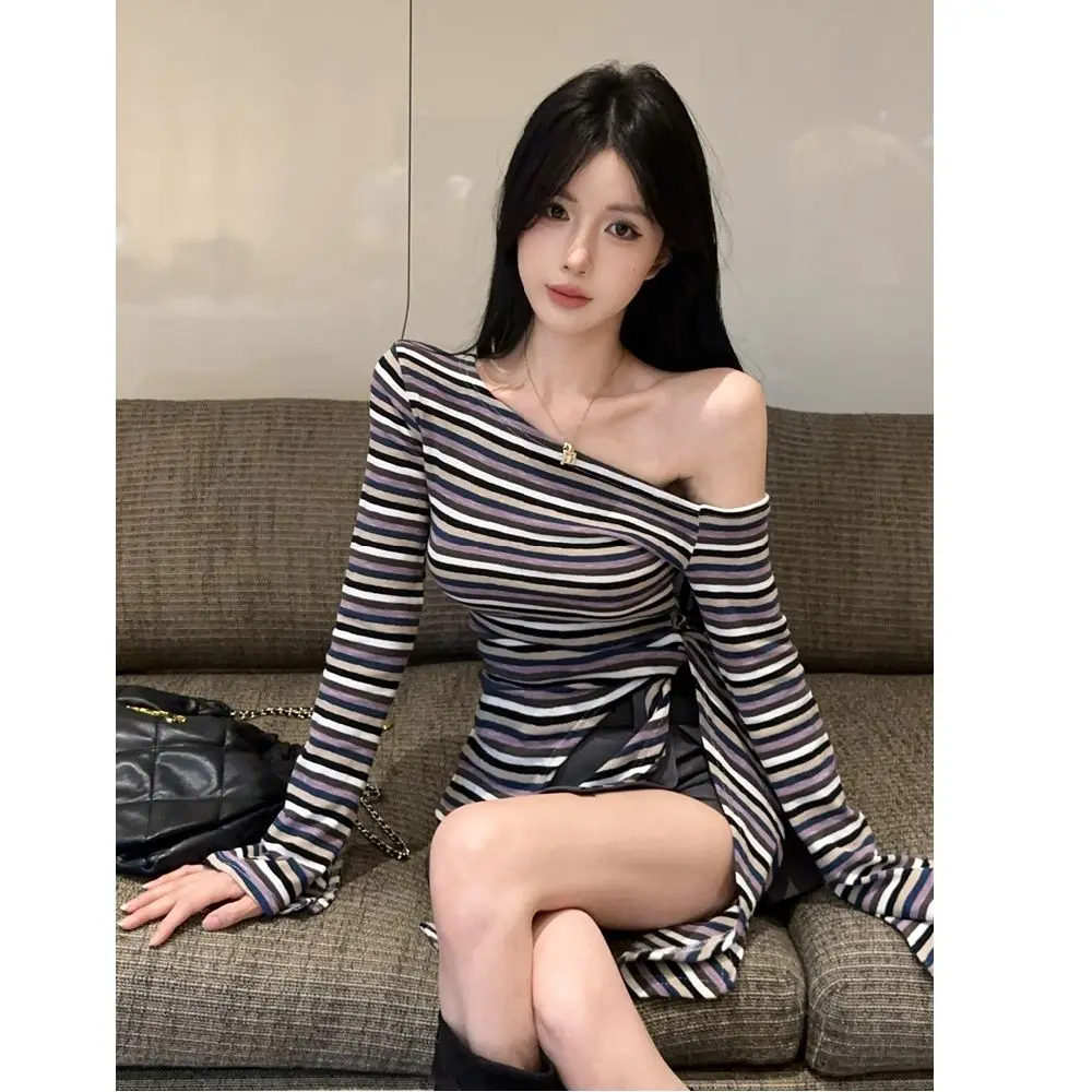 Long T-irt Asymmetrical Slit Belted Striped Slimming Split oulder Bandage Top for Young Women Stand Fit Daily Wear
Long T-irt Asymmetrical Slit Belted Striped Slimming Split oulder Bandage Top for Young Women Stand Fit Daily Wear