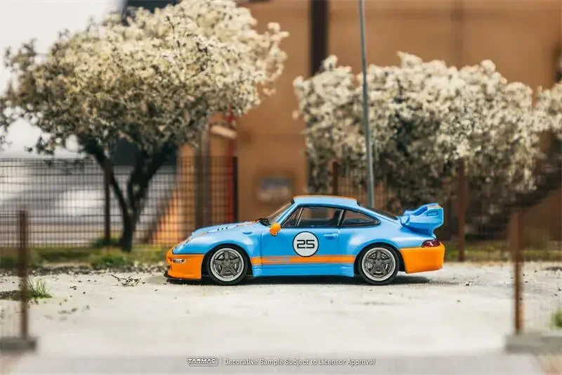 Литая под давлением модель автомобиля Tarmac Works 1:64 993 Remastered By Gunther Werks синего/оранжевого цвета
Литая под давлением модель автомобиля Tarmac Works 1:64 993 Remastered By Gunther Werks синего/оранжевого цвета