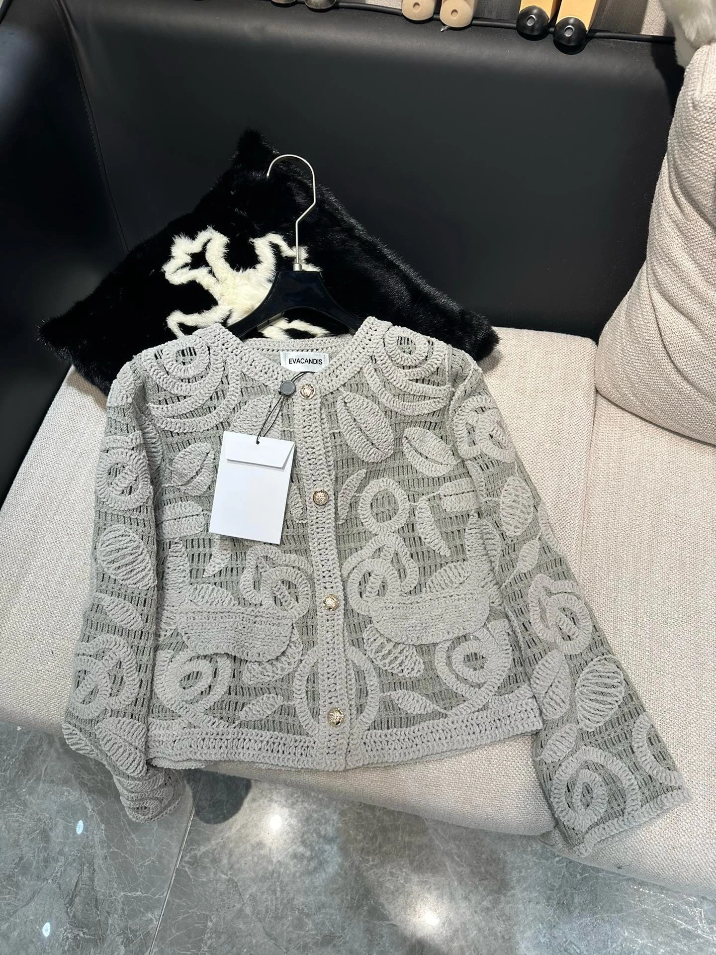 EVACANDIS High Quality Flocking Hollow Out Long Sleeve Single Breasted O-Neck Knitted Cardigan Tops Elegant Chic Casual Sweet
EVACANDIS High Quality Flocking Hollow Out Long Sleeve Single Breasted O-Neck Knitted Cardigan Tops Elegant Chic Casual Sweet