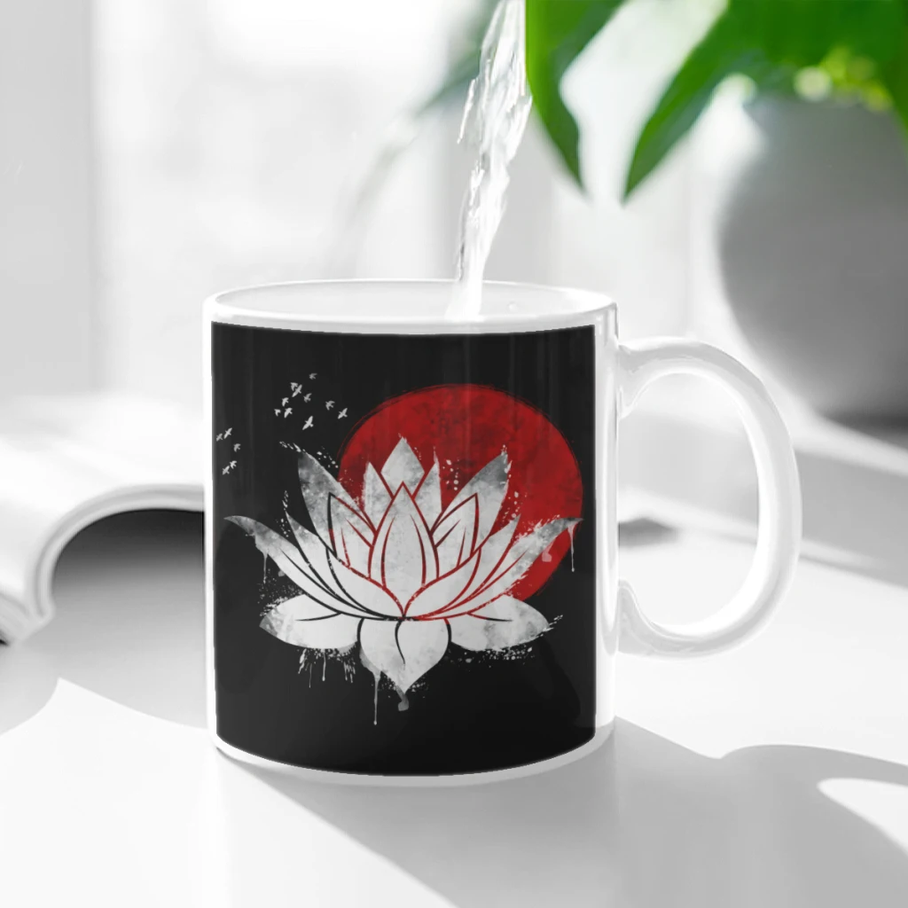 Lotus and red moon Ceramic Cup Coffee Oatmeal Breakfast Cup Creative Personality Mug
Lotus and red moon Ceramic Cup Coffee Oatmeal Breakfast Cup Creative Personality Mug