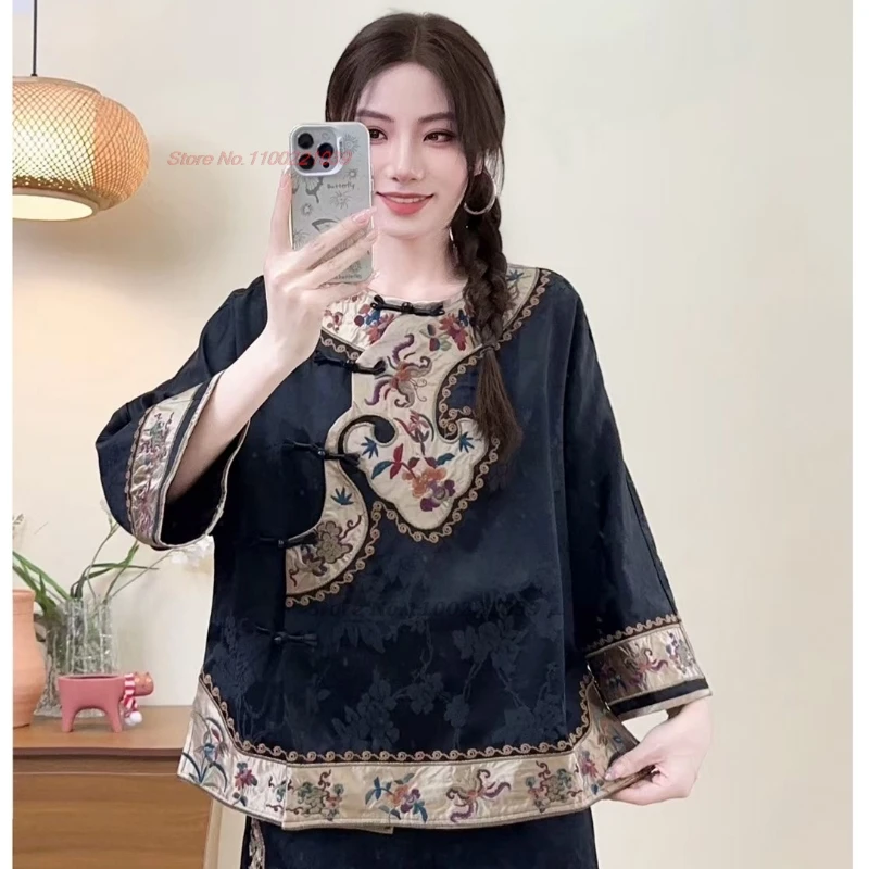 2025 chinese traditional coat improved hanfu tops national flower embroidery satin jacquard o-neck jacket oriental ethnic jacket
2025 chinese traditional coat improved hanfu tops national flower embroidery satin jacquard o-neck jacket oriental ethnic jacket
