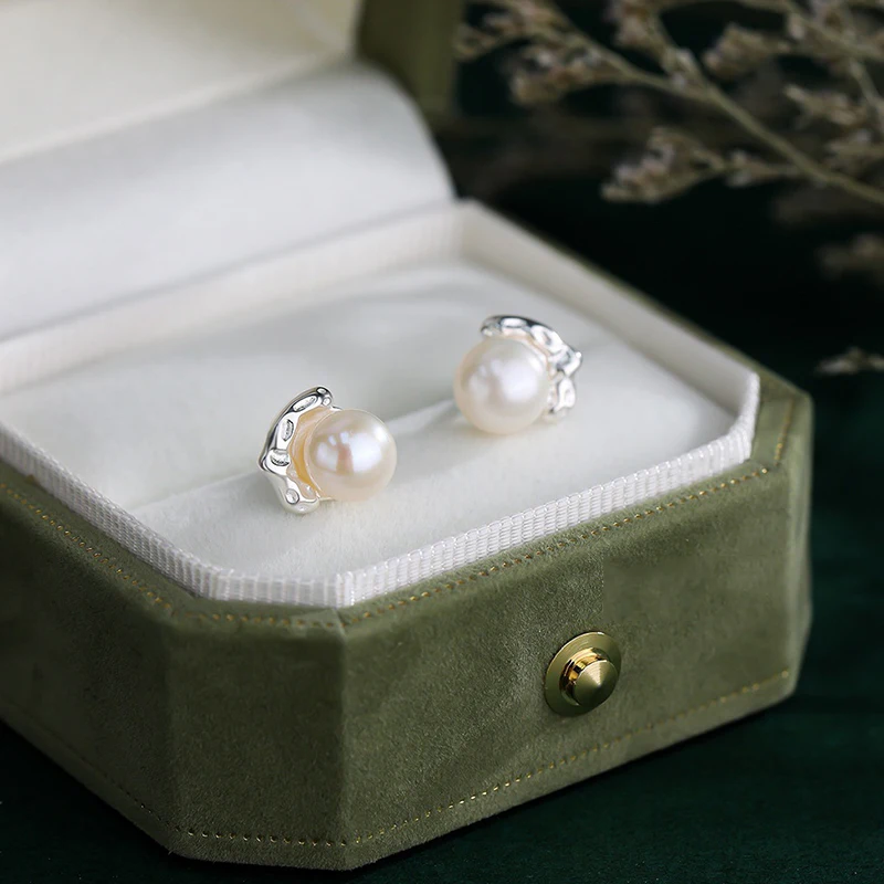 925 Sterling Silver Pearl Earrings Geometric Shape Personality Simple Style Women Earrings Birthday Gift Exquisite Jewelry
925 Sterling Silver Pearl Earrings Geometric Shape Personality Simple Style Women Earrings Birthday Gift Exquisite Jewelry