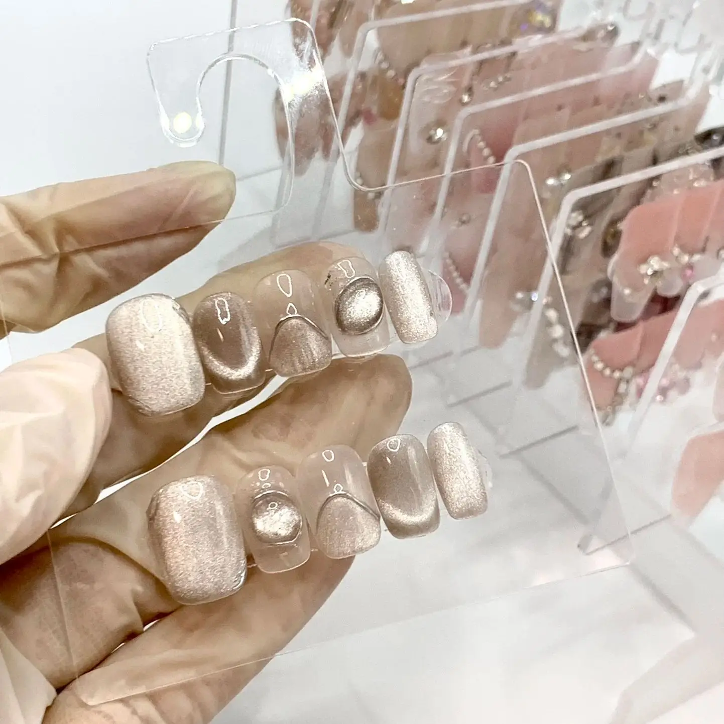 Emmabeauty шампанское кошачий глаз ручной работы роскошное прессование на ногтях высококачественный простой темпераментный съемный № EM19603
Emmabeauty шампанское кошачий глаз ручной работы роскошное прессование на ногтях высококачественный простой темпераментный съемный № EM19603