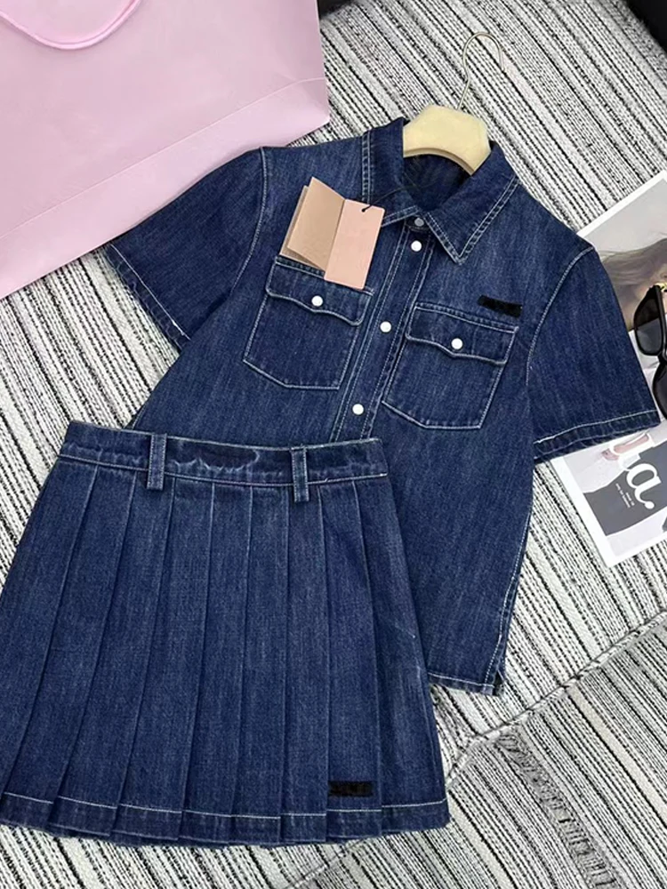Vintage wash lapel short-sleeved denim shirt two-piece 2024 summer women's new + high-waisted pleated skirt fashion suit
Vintage wash lapel short-sleeved denim shirt two-piece 2024 summer women's new + high-waisted pleated skirt fashion suit