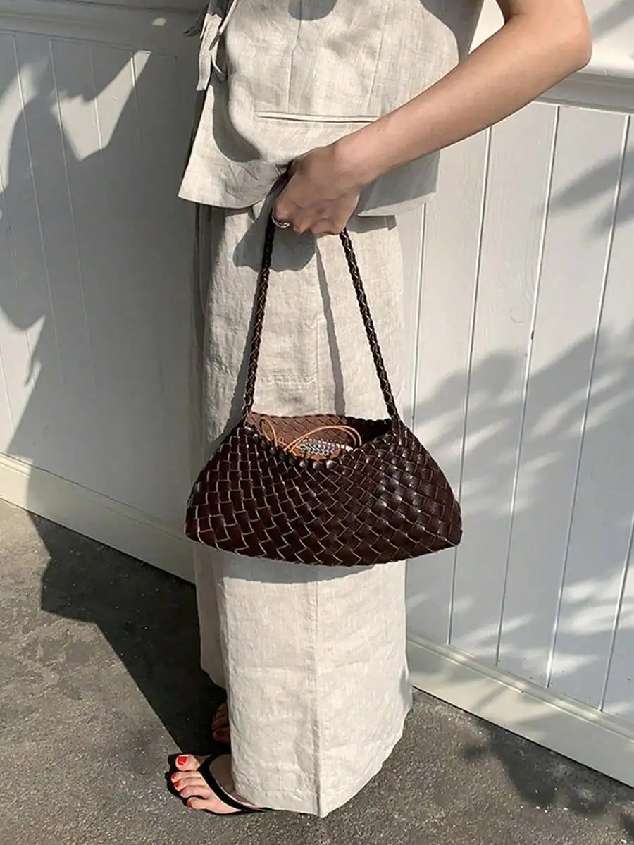 Brown Handwoven Leather Bucket Bag For Women — Casual Crossbody, Underarm, Or Shoulder Style, Ideal For Daily Use, Work, Travel
Brown Handwoven Leather Bucket Bag For Women — Casual Crossbody, Underarm, Or Shoulder Style, Ideal For Daily Use, Work, Travel