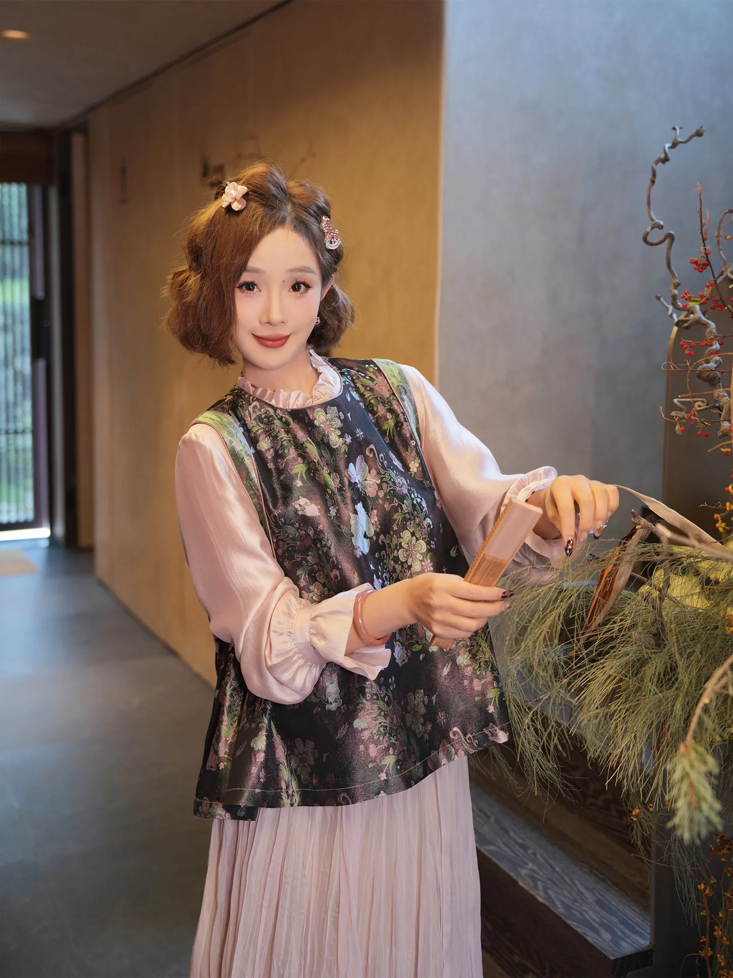 Handmade Lace Trim Blouse And Skirt Set Spring Summer Casual Breathable Half-length Sleeveless Vest with Flower Bud Design
Handmade Lace Trim Blouse And Skirt Set Spring Summer Casual Breathable Half-length Sleeveless Vest with Flower Bud Design