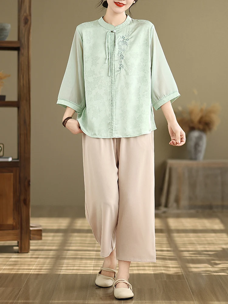 Elegant Floral Embroidery Satin Top Wide Leg Pants Two Piece Set for Women Spring Summer Loose Fit Comfortable Breathable
Elegant Floral Embroidery Satin Top Wide Leg Pants Two Piece Set for Women Spring Summer Loose Fit Comfortable Breathable