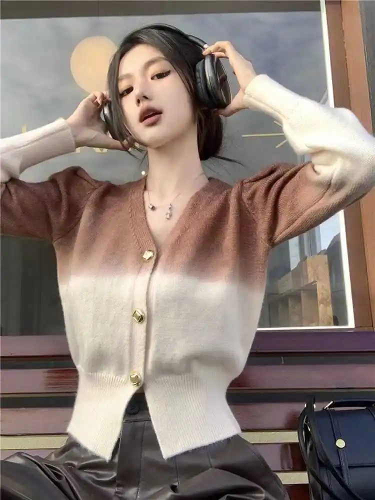 New Autumn Winter Gradient Knitted Cardigan Women Fashion V-neck Puff Sleeve Slim Casual Sweater Elegant Knitwear Tops Outweasr
New Autumn Winter Gradient Knitted Cardigan Women Fashion V-neck Puff Sleeve Slim Casual Sweater Elegant Knitwear Tops Outweasr