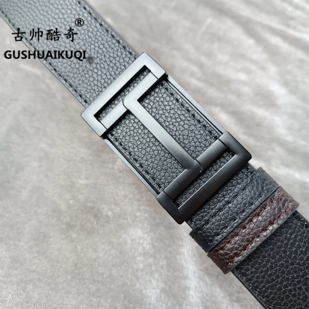 2022 women's wide belt buckle 3.8cm new men's and women's belt high-quality cowhide double-sided use free of postage
2022 women's wide belt buckle 3.8cm new men's and women's belt high-quality cowhide double-sided use free of postage
