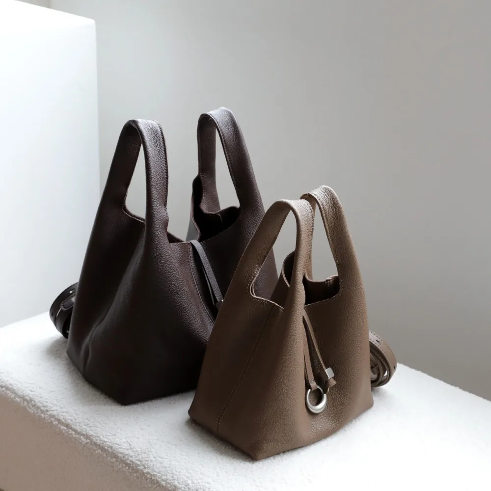 Casual Simple Relaxation Sheepskin Vegetable Basket Bucket Bag Large Capacity Hand-held One-shoulder Commuter Women's Bag
Casual Simple Relaxation Sheepskin Vegetable Basket Bucket Bag Large Capacity Hand-held One-shoulder Commuter Women's Bag