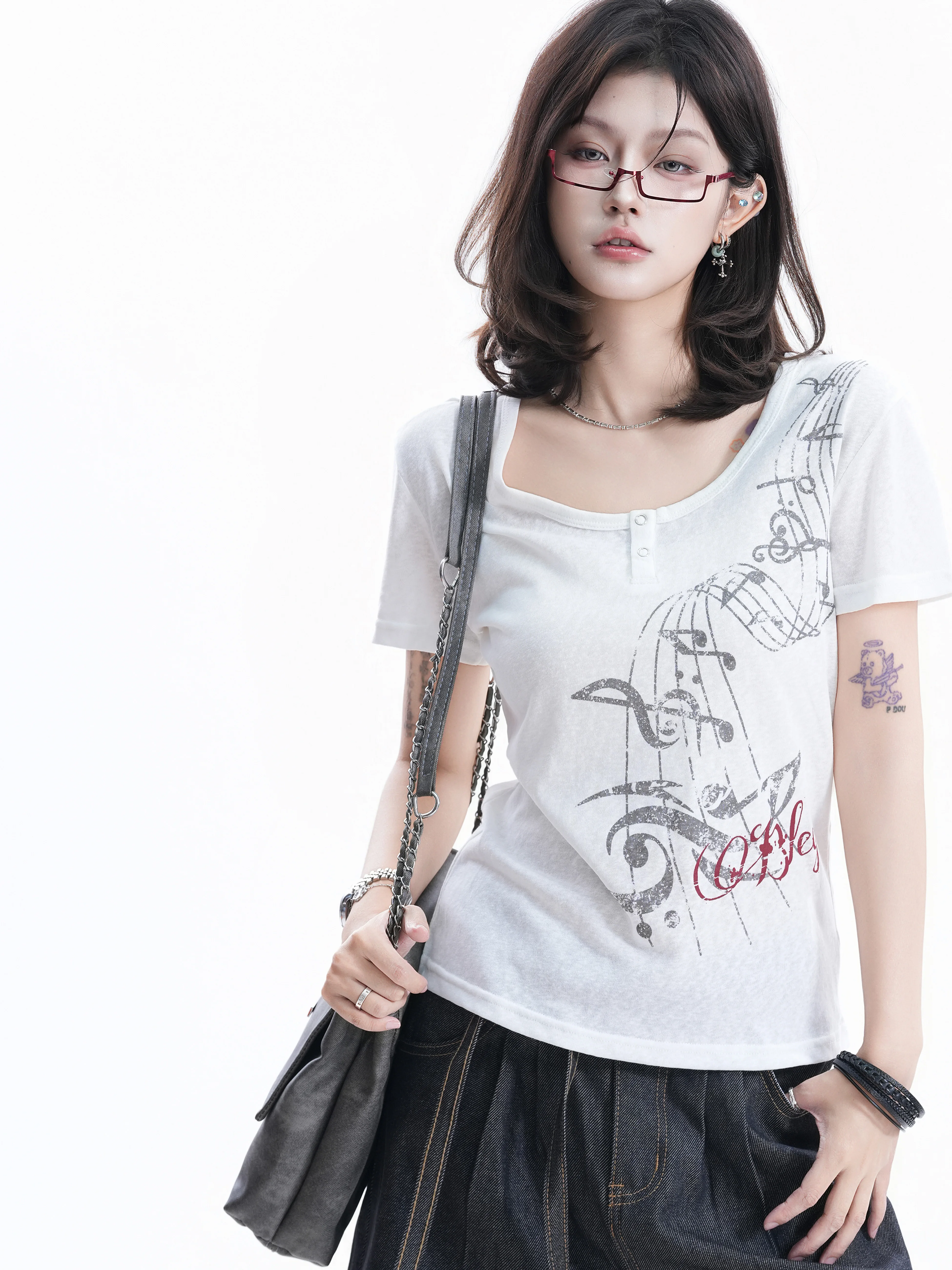 Slim Fit U-Neck T-Shirt Women Summer High Street Pure Desire Ins Short Sleeve Note Print Trendy Girl Cotton Polyester Blend
Slim Fit U-Neck T-Shirt Women Summer High Street Pure Desire Ins Short Sleeve Note Print Trendy Girl Cotton Polyester Blend