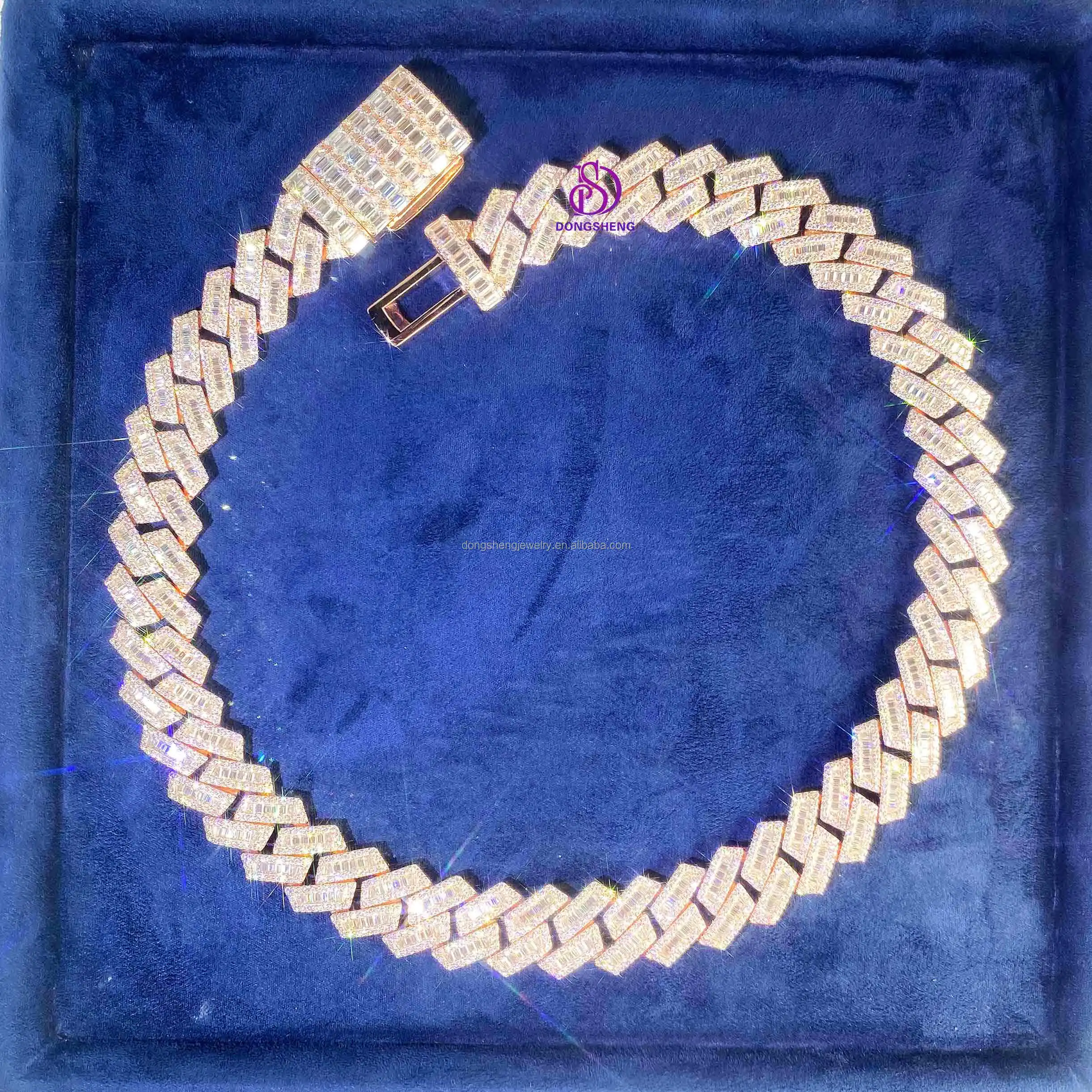 Цепочка кубинская из бриллиантов с покрытием из белого золота, 15 мм
Цепочка кубинская из бриллиантов с покрытием из белого золота, 15 мм